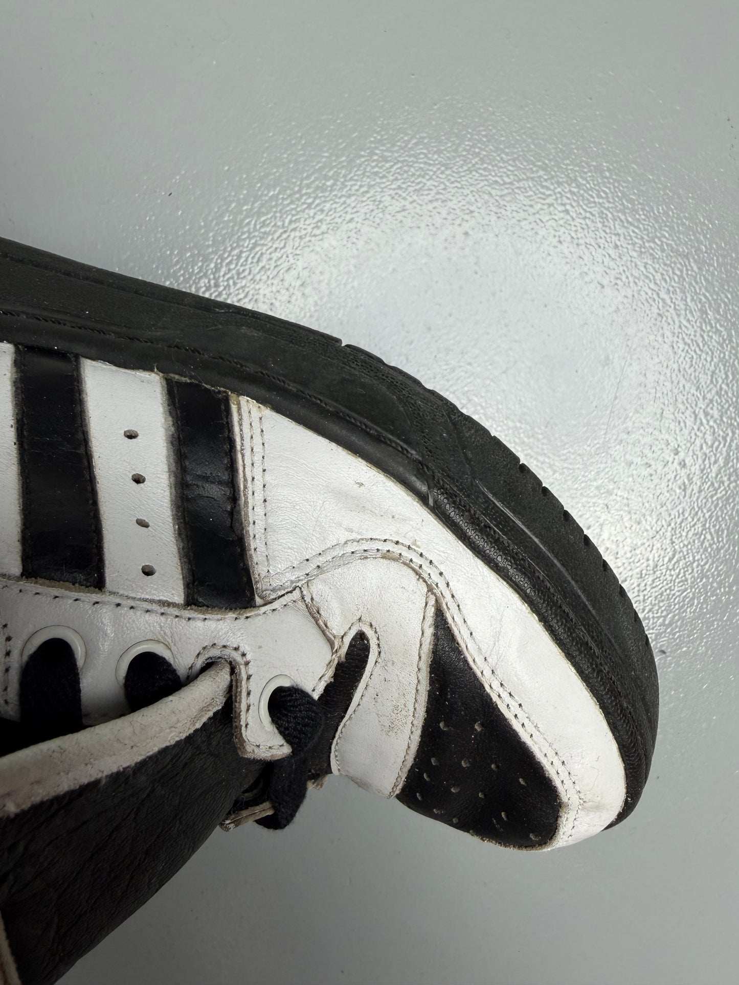 adidas Originals by Jeremy Scott A/W 2010 JS 3 Tongue (black/white) - size 42 2/3