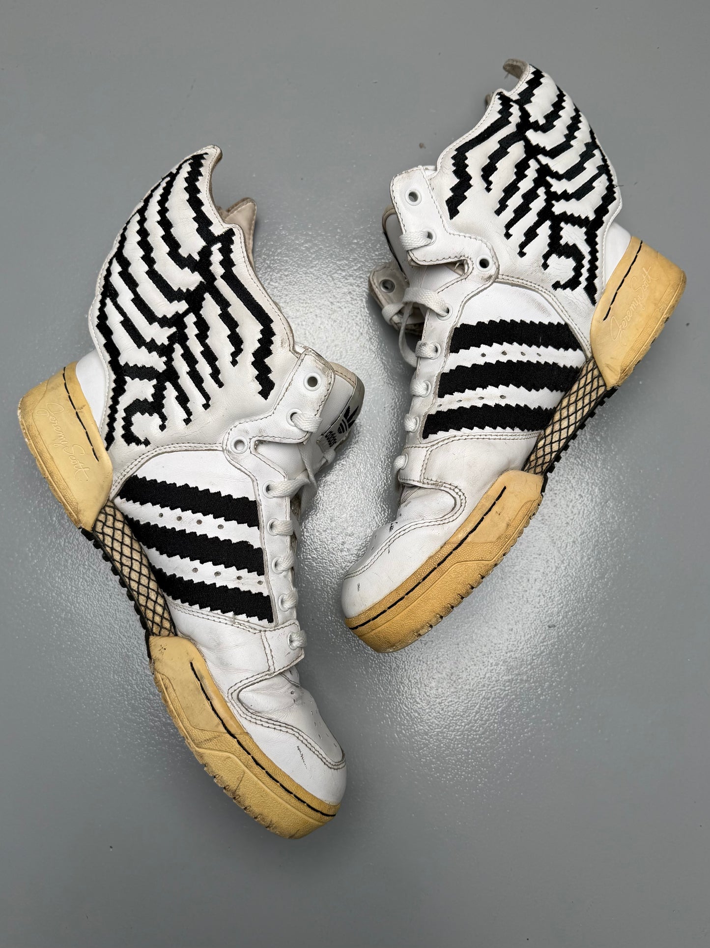 adidas Originals by Jeremy Scott A/W 2013 JS Wings 2.0 Pixel - size 41 1/3