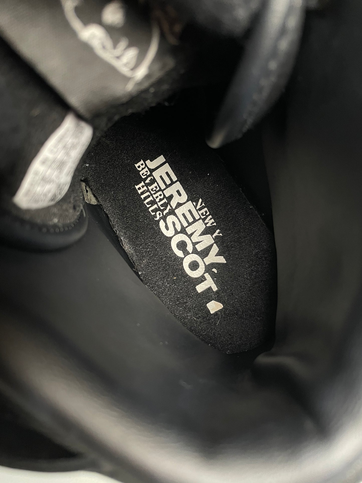 adidas Originals X Jeremy Scott 2022 JS Wings 4.0 (black) - size 38