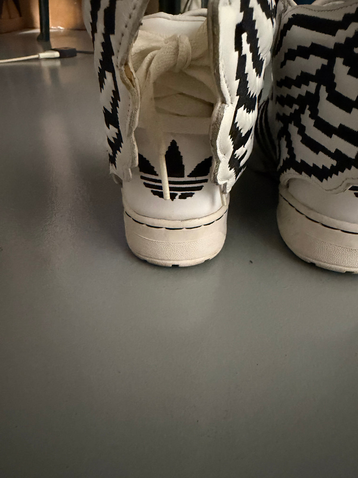 adidas Originals by Jeremy Scott A/W 2013 JS Wings 2.0 Pixel - size 38 2/3