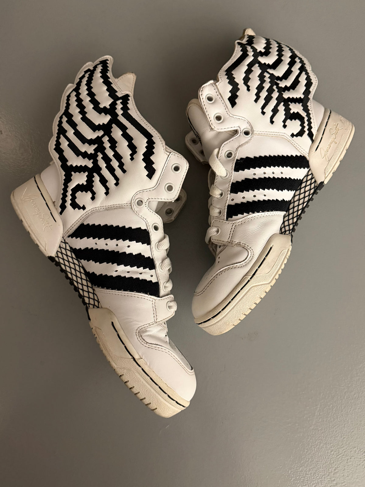 adidas Originals by Jeremy Scott A/W 2013 JS Wings 2.0 Pixel - size 38 2/3