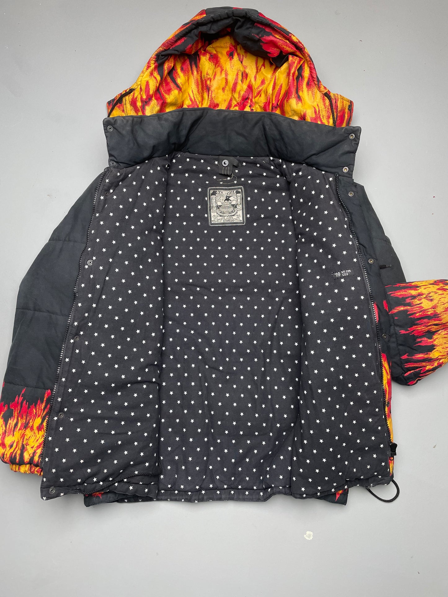 Bernhard Willhelm A/W 2004 flame puffer jacket with removable sleeves and hood - size 52