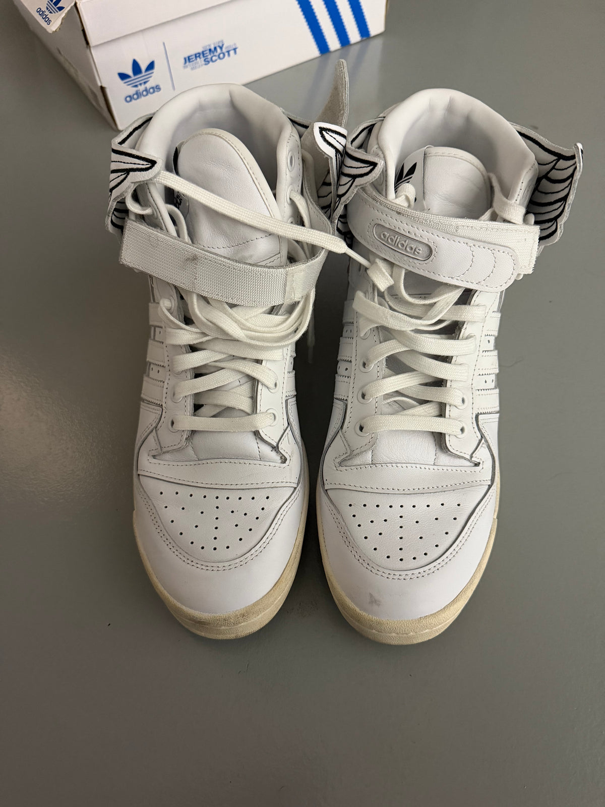 adidas Originals X Jeremy Scott 2022 JS Wings 4.0 (white) - size 44