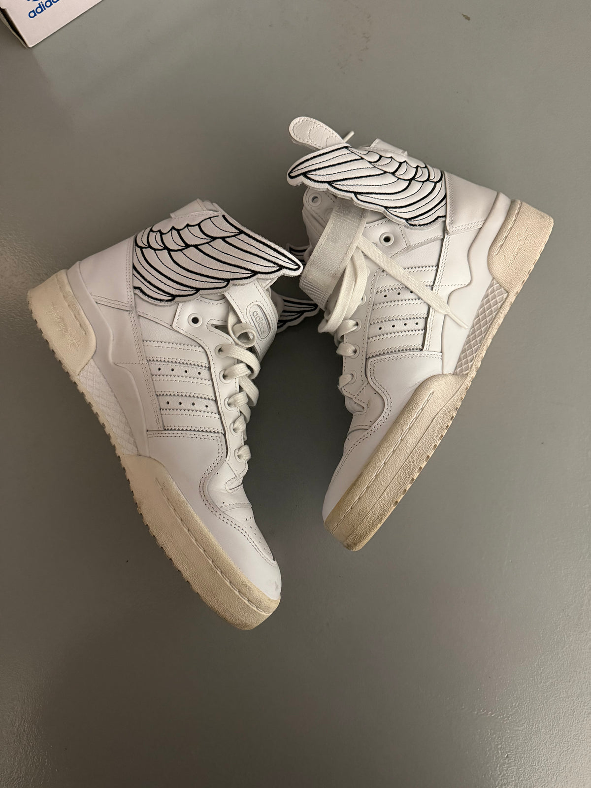 adidas Originals X Jeremy Scott 2022 JS Wings 4.0 (white) - size 44