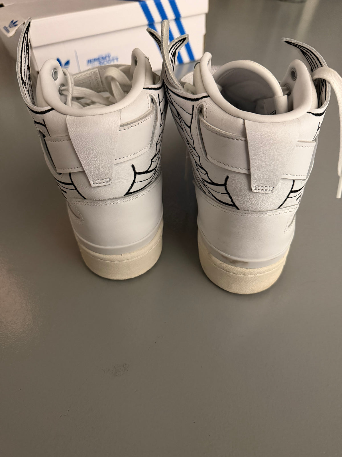 adidas Originals X Jeremy Scott 2022 JS Wings 4.0 (white) - size 44