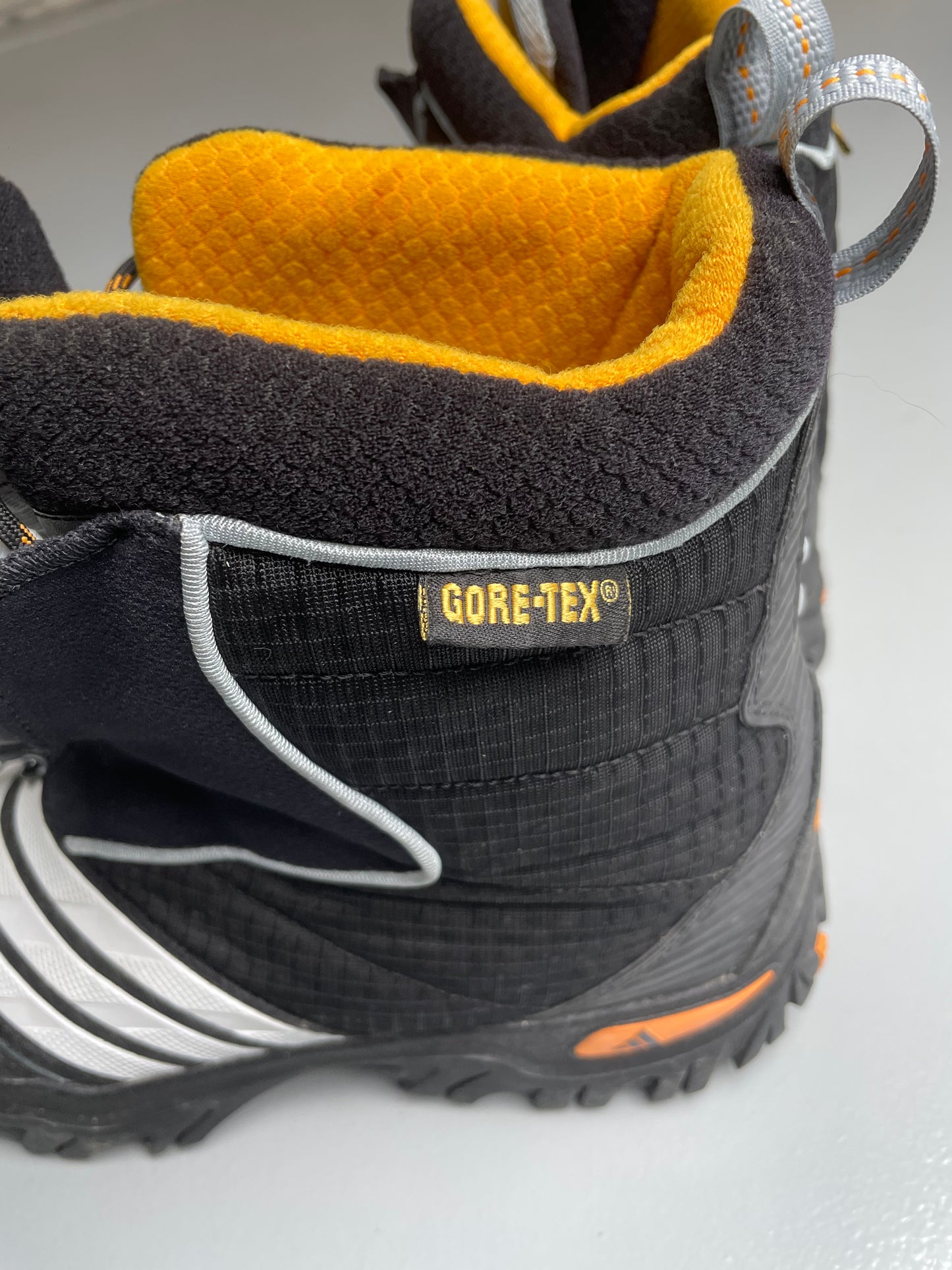 2005 adidas adiStar Winter Boot - size 42