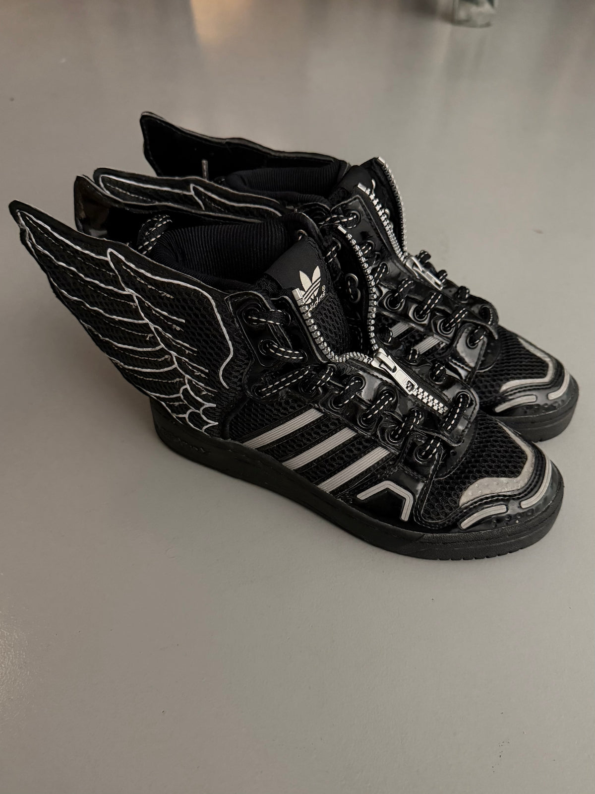 adidas Originals by Jeremy Scott 2015 JS Wings 2.0 Mesh (black) - size 36 2/3