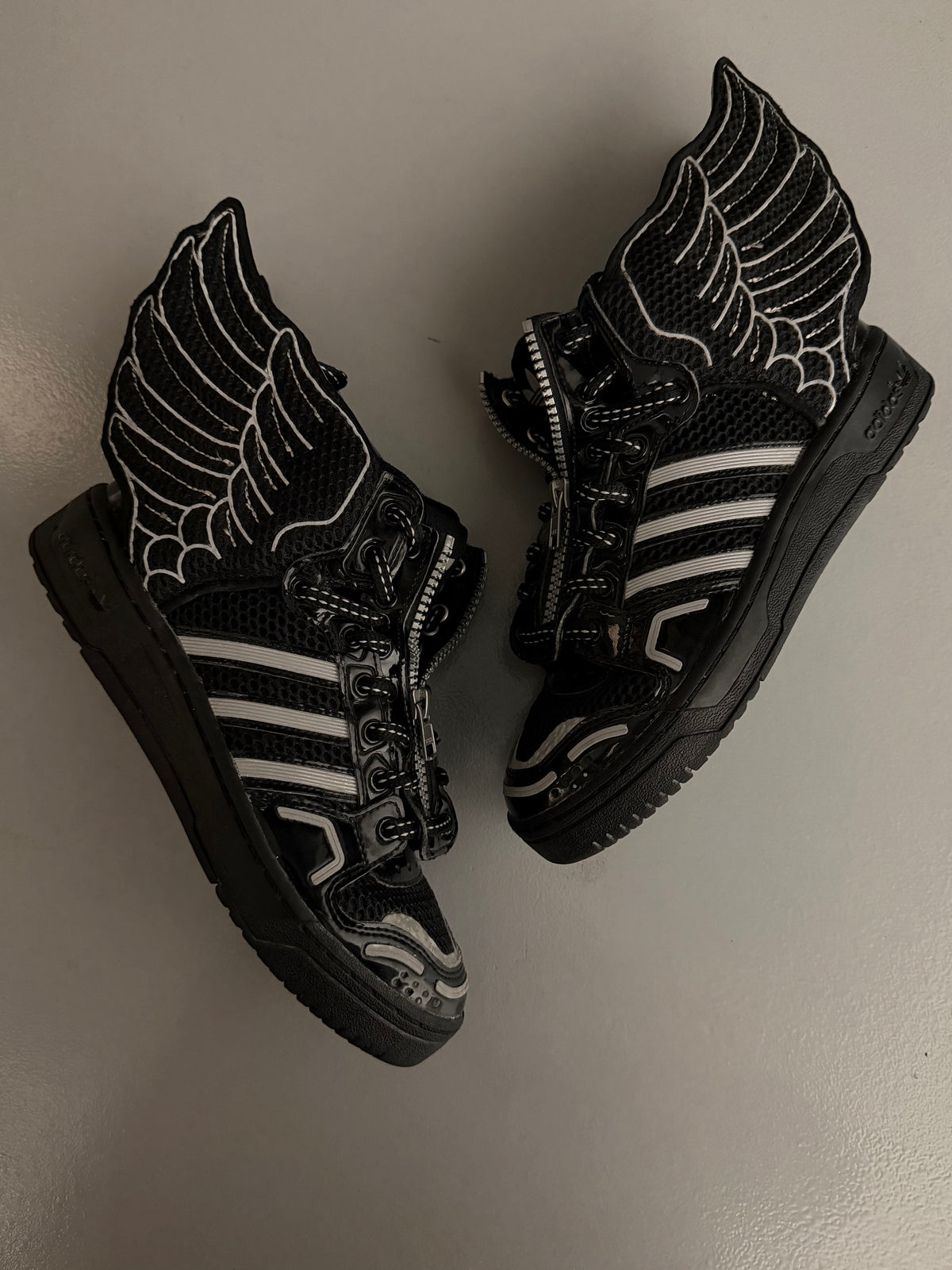 adidas Originals by Jeremy Scott 2015 JS Wings 2.0 Mesh (black) - size 36 2/3