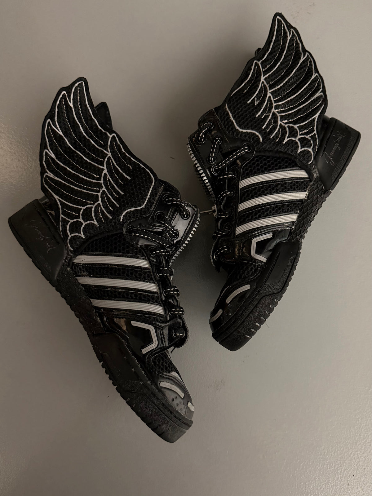 adidas Originals by Jeremy Scott 2015 JS Wings 2.0 Mesh (black) - size 36 2/3