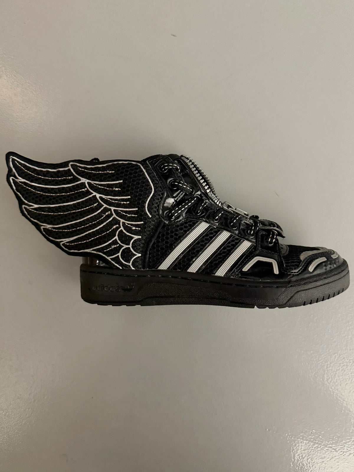 adidas Originals by Jeremy Scott 2015 JS Wings 2.0 Mesh (black) - size 36 2/3
