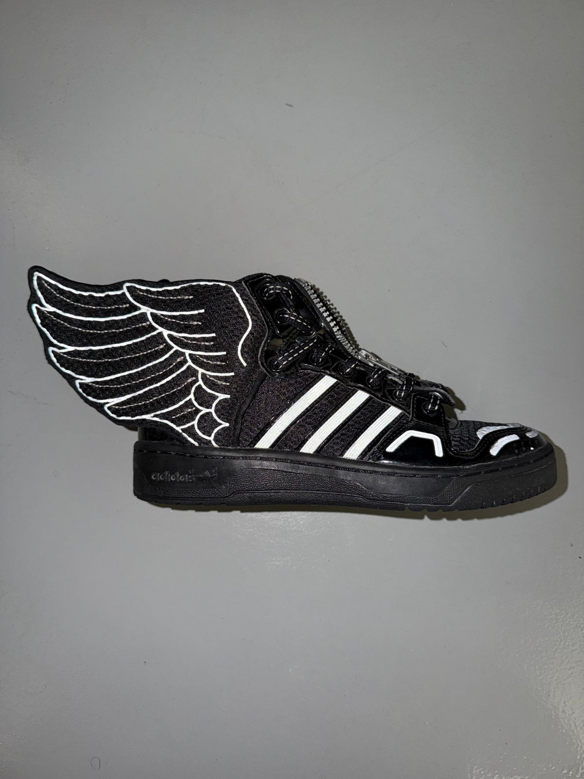 adidas Originals by Jeremy Scott 2015 JS Wings 2.0 Mesh (black) - size 36 2/3