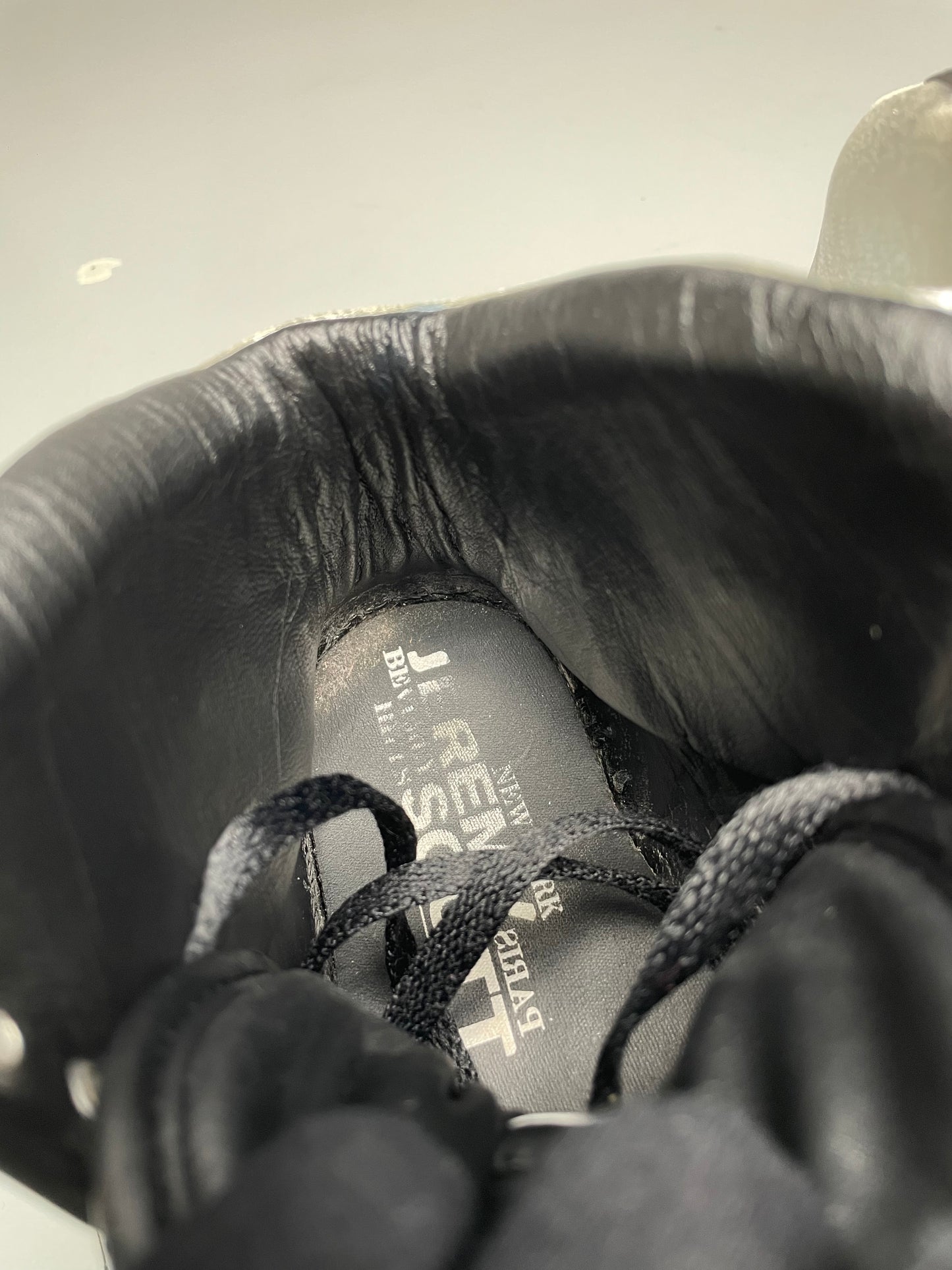 adidas Originals by Jeremy Scott A/W 2009 JS Wings 1.0 (Metallic Silver/Black) - size 43 1/3