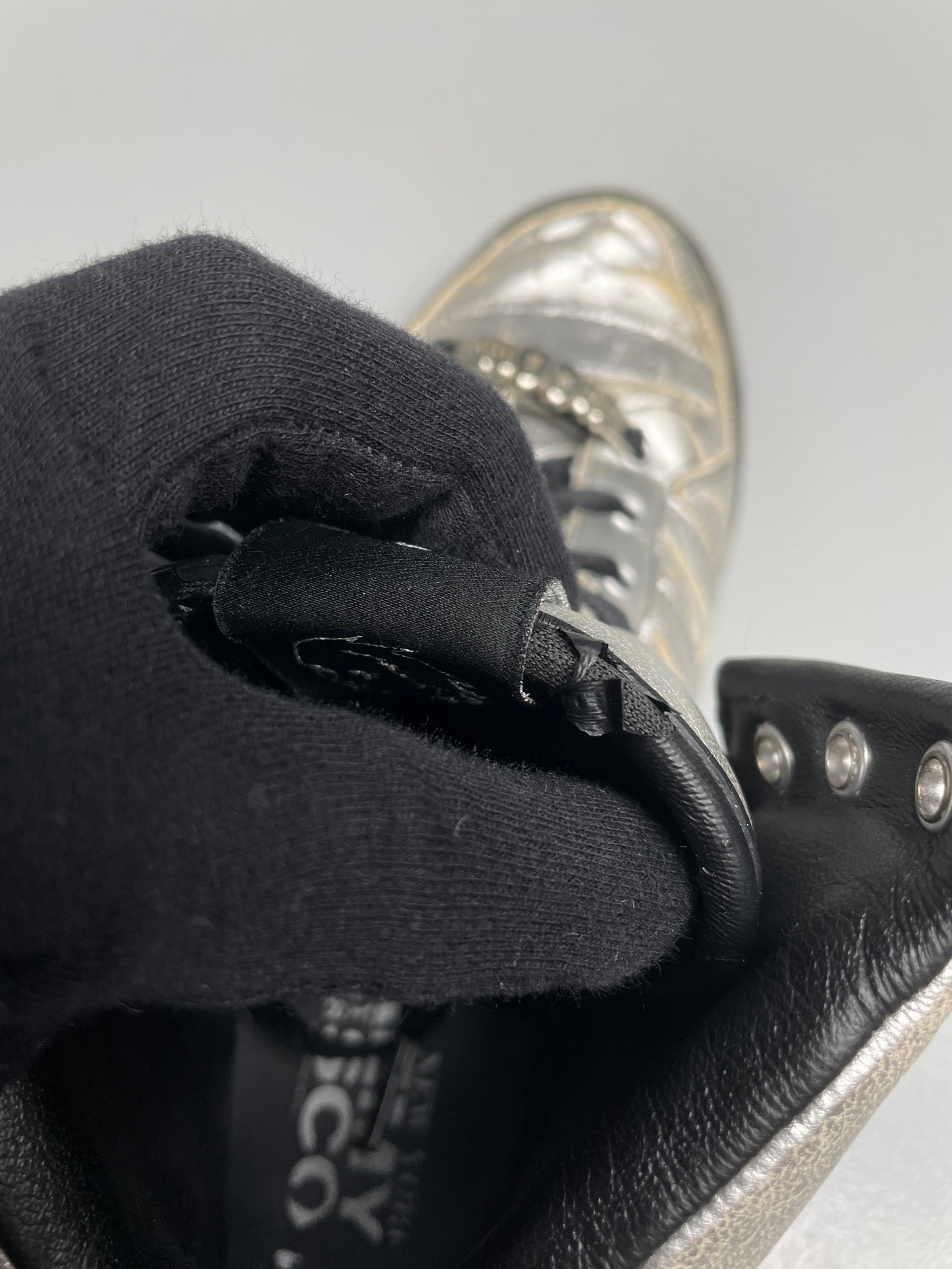 adidas Originals by Jeremy Scott A/W 2009 JS Wings 1.0 (Metallic Silver/Black) - size 43 1/3