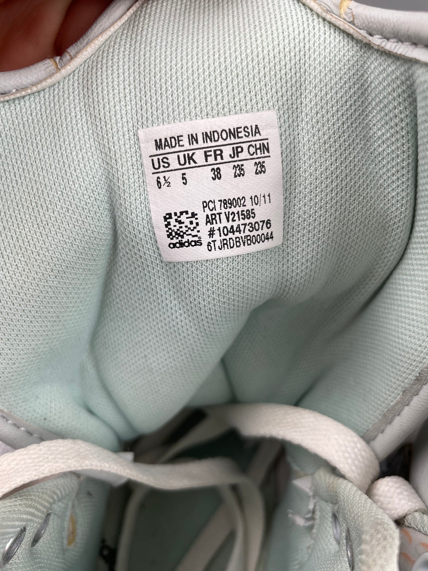 2012 adidas Originals Metro Attitude Logo - size 38