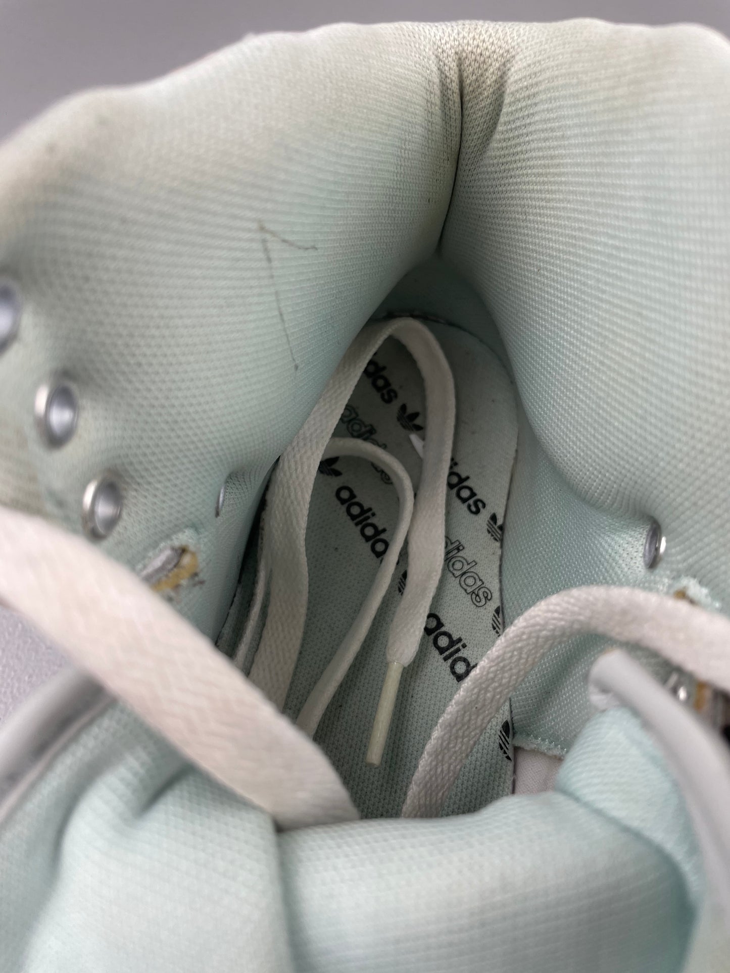 2012 adidas Originals Metro Attitude Logo - size 38