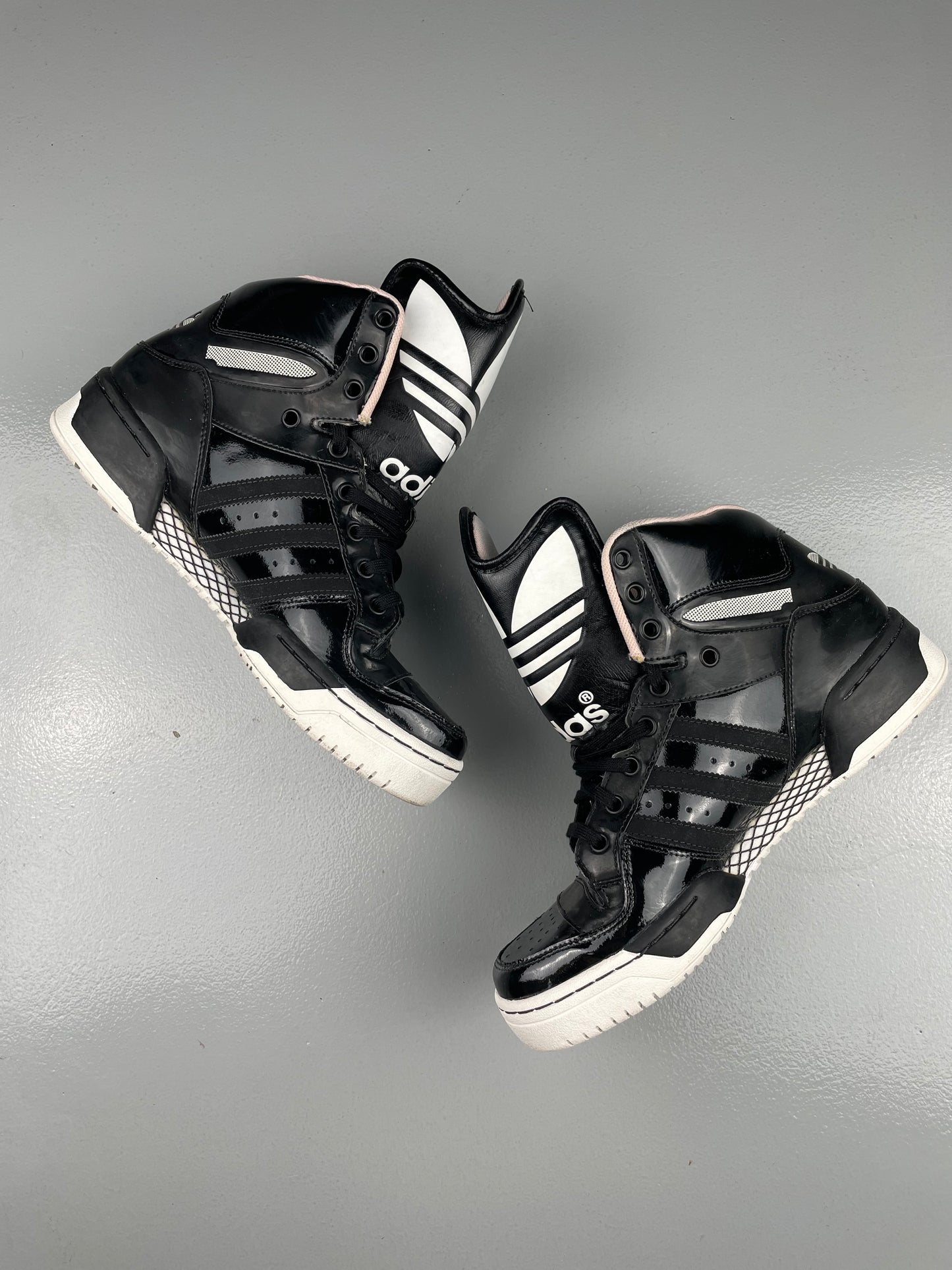 2011 adidas Originals Metro Attitude Logo - size 41 1/3