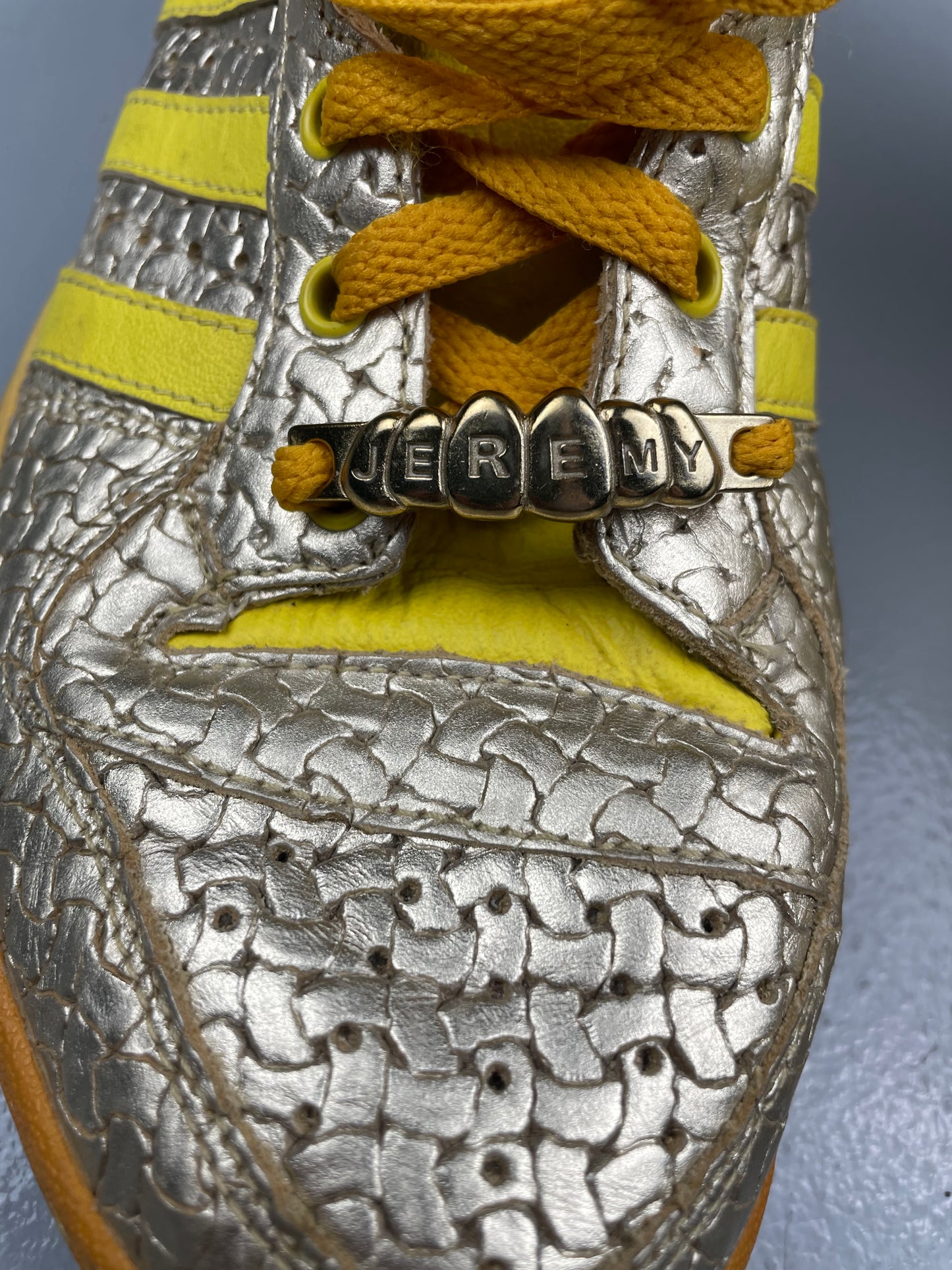 adidas X Jeremy Scott S/S 2010 JS Logo (Metallic Silver/Yellow) - size 42
