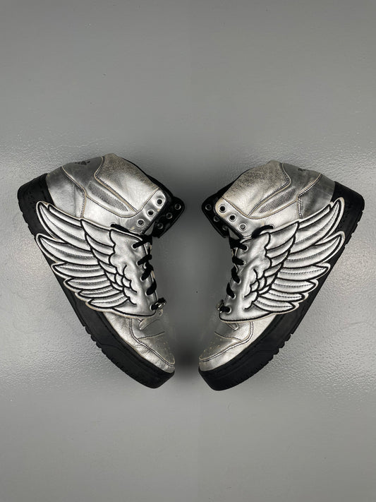 adidas X Jeremy Scott A/W 2009 JS Wings 1.0 (Metallic Silver/Black) - size 43 1/3