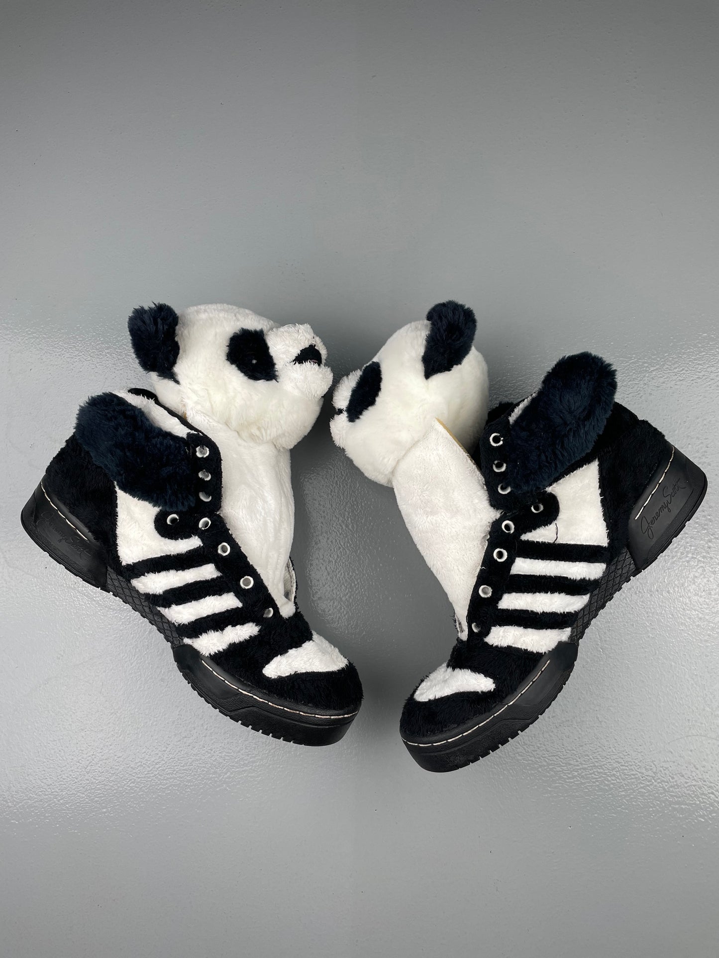 adidas X Jeremy Scott A/W 2011 JS Panda Bear (no noses) - size 42