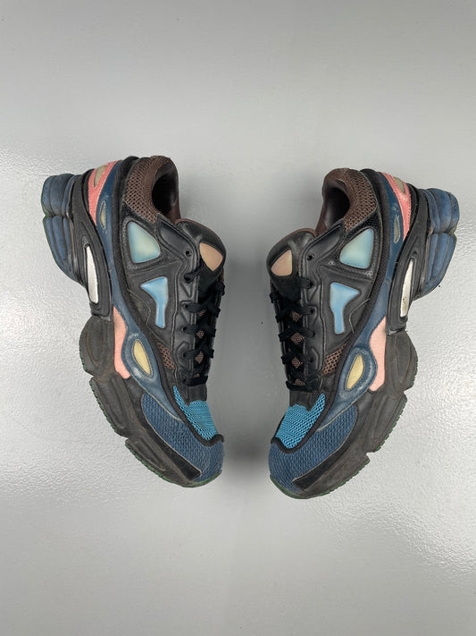 beat up Adidas X Raf Simons S/S 2016 Ozweego 2 'Kyogre' - size 42