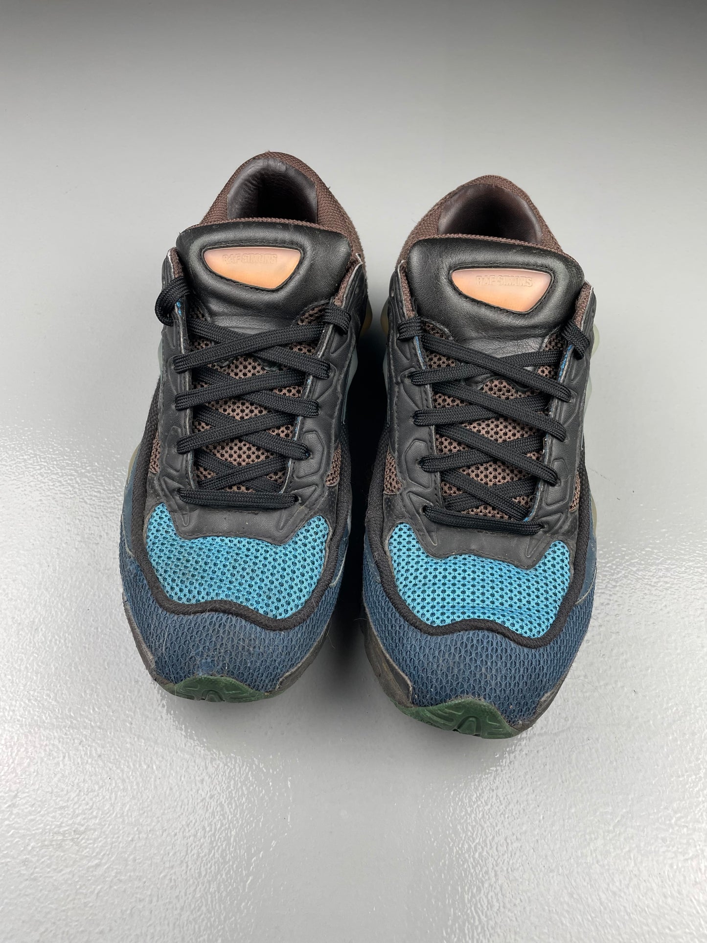 beat up Adidas X Raf Simons S/S 2016 Ozweego 2 'Kyogre' - size 42