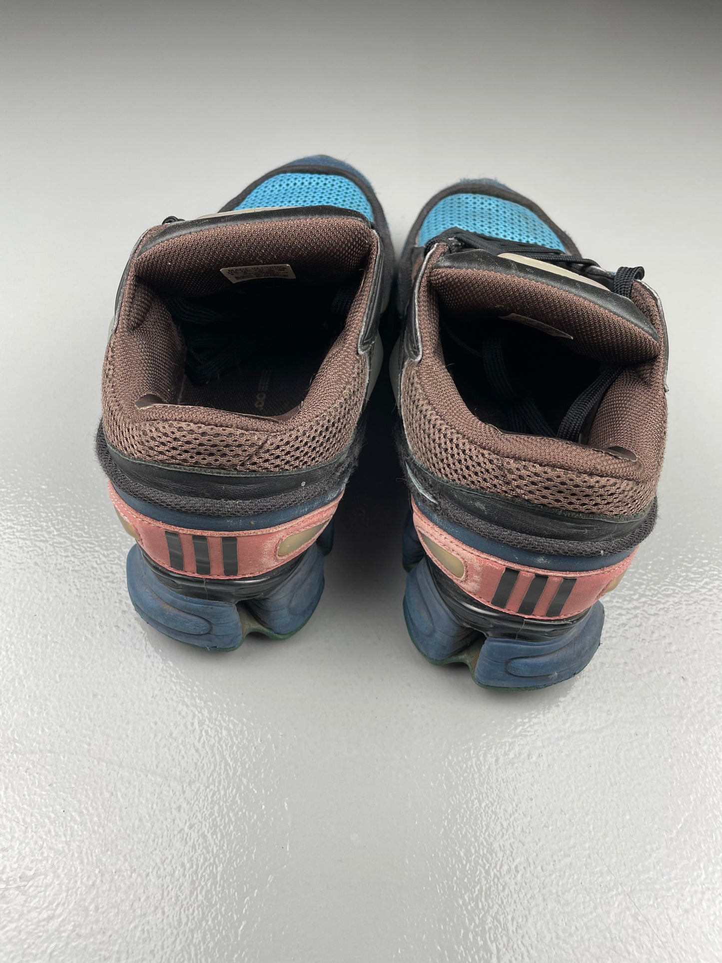 beat up Adidas X Raf Simons S/S 2016 Ozweego 2 'Kyogre' - size 42