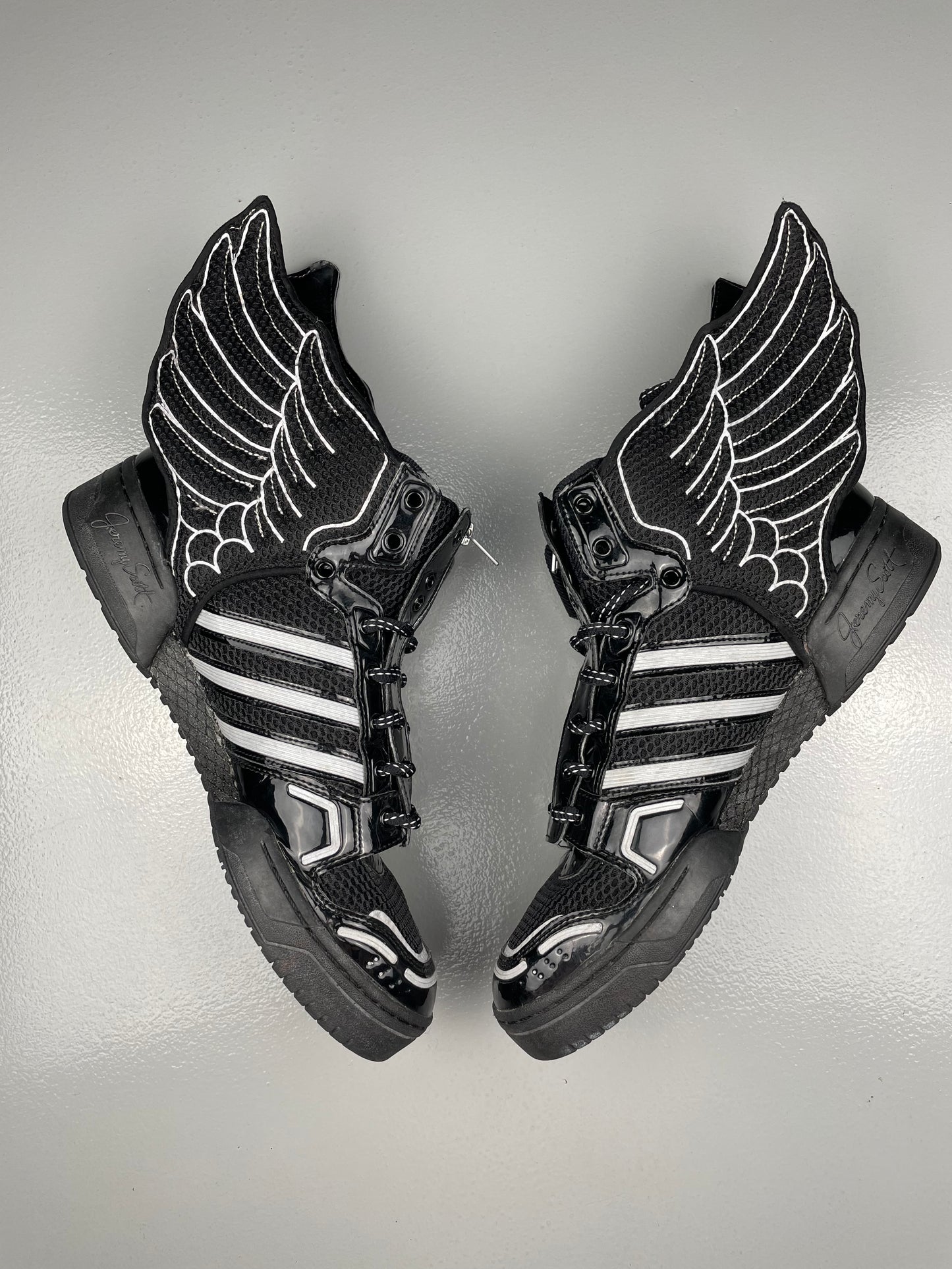 adidas Originals by Jeremy Scott 2015 JS Wings 2.0 Mesh (black) - size 46 2/3