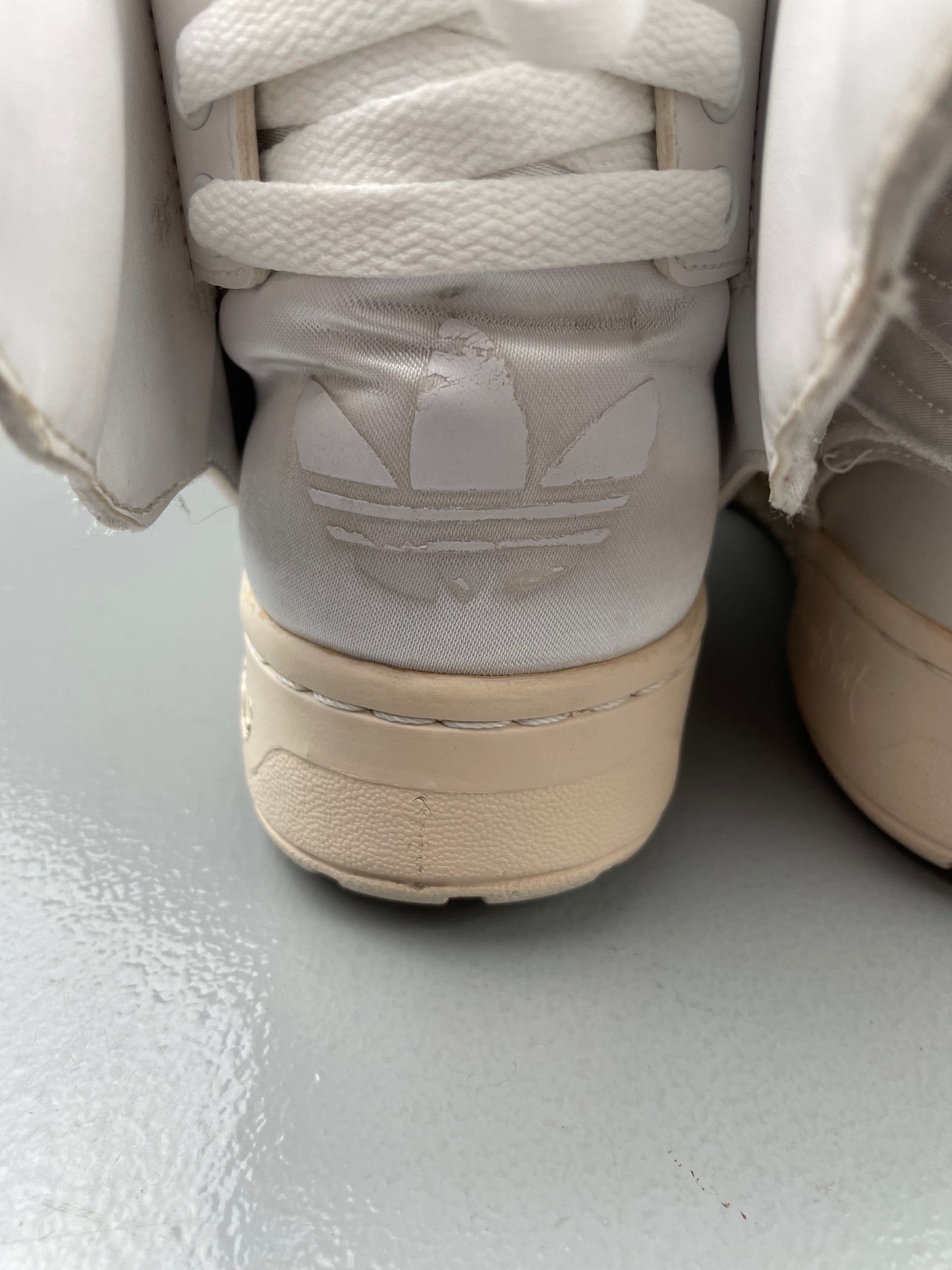 adidas X Jeremy Scott X 2NE1 - A/W 2011 - JS Wings 2.0 "Satin" - size 42