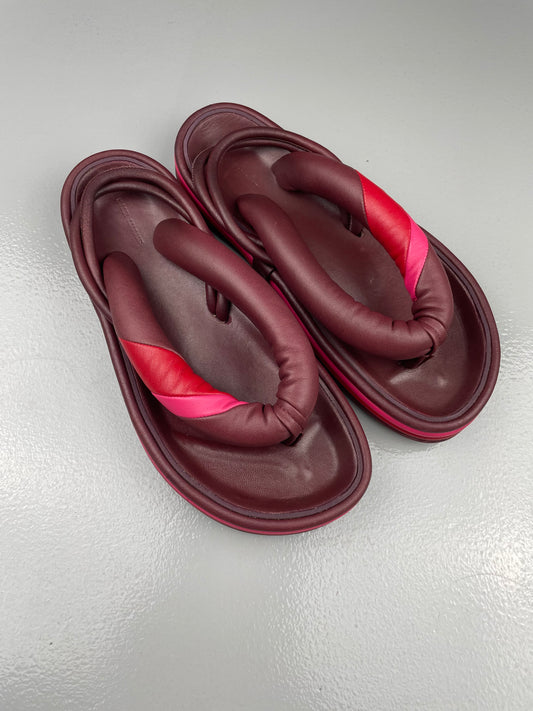 Isabel Marant leather puffy flip-flops - size 38