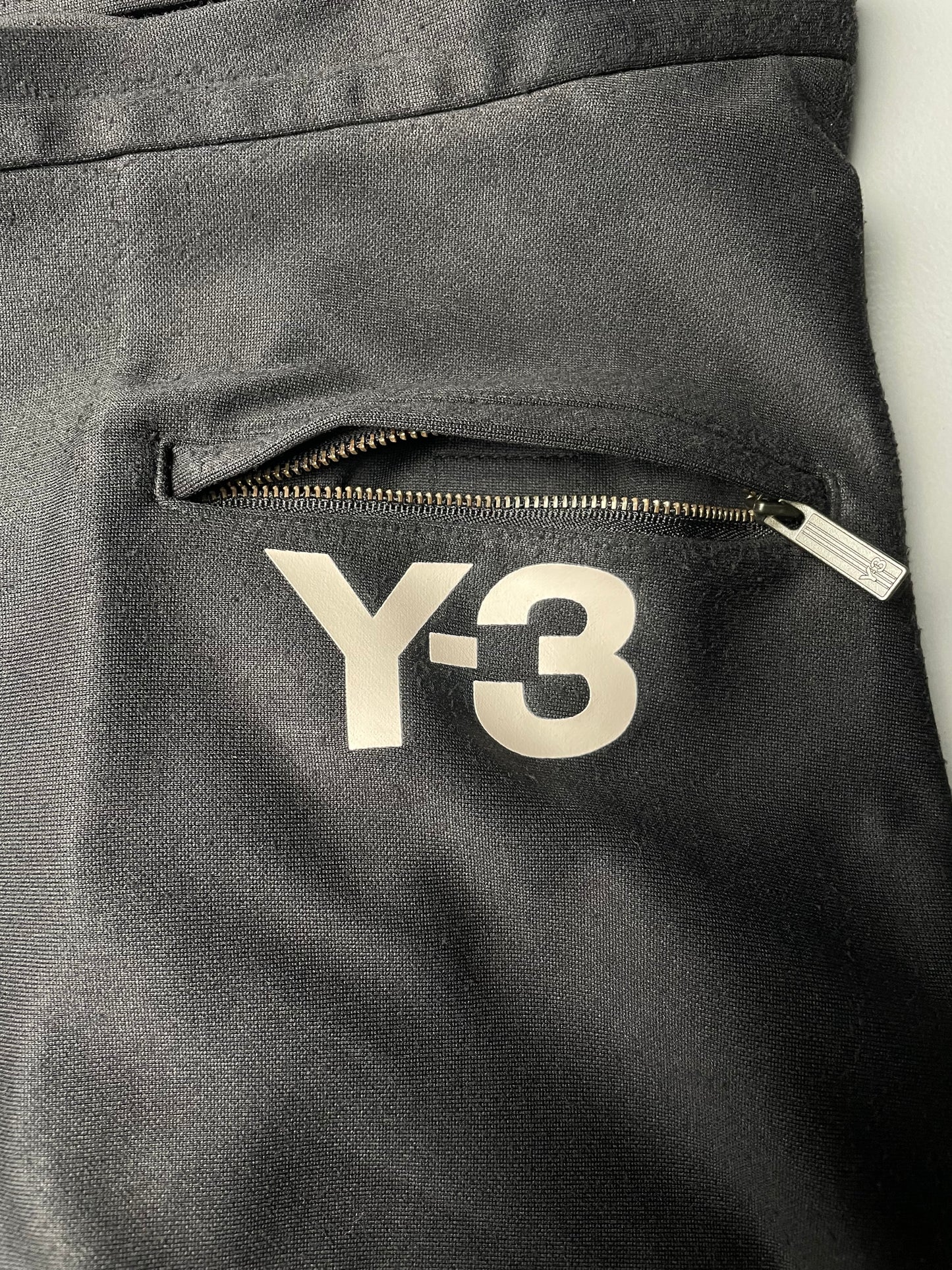 Y-3 A/W 2004 polyester skirt - size M