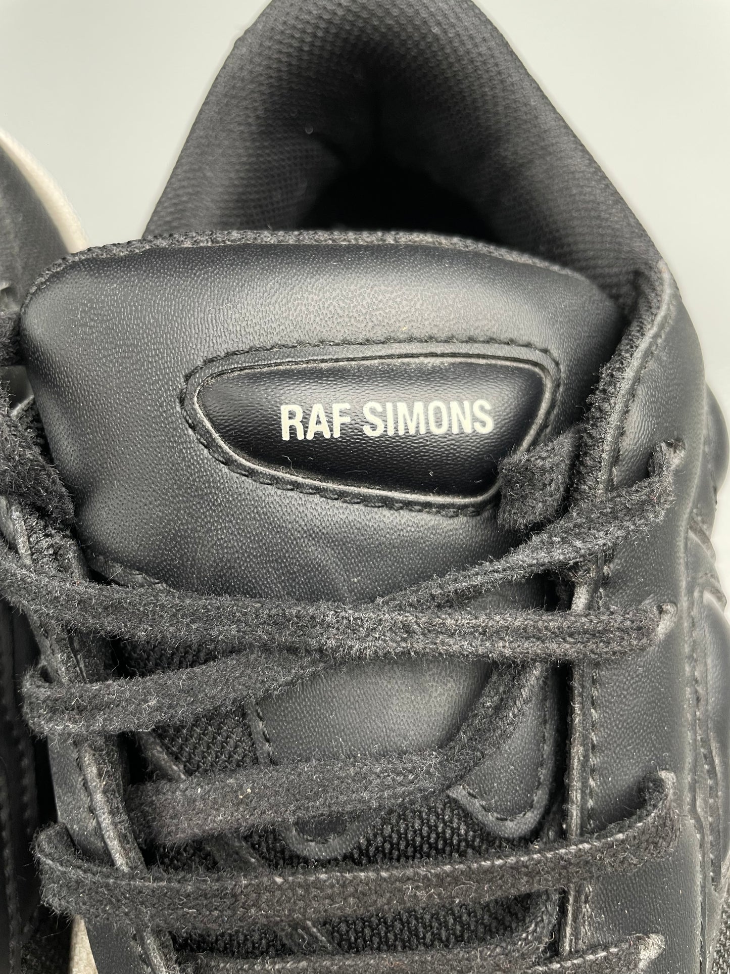 adidas X Raf Simons A/W 2018 Ozweego - size 44