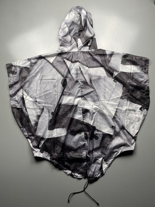 sample Puma Urban Mobility by Hussein Chalayan men's poncho windbreaker - size M