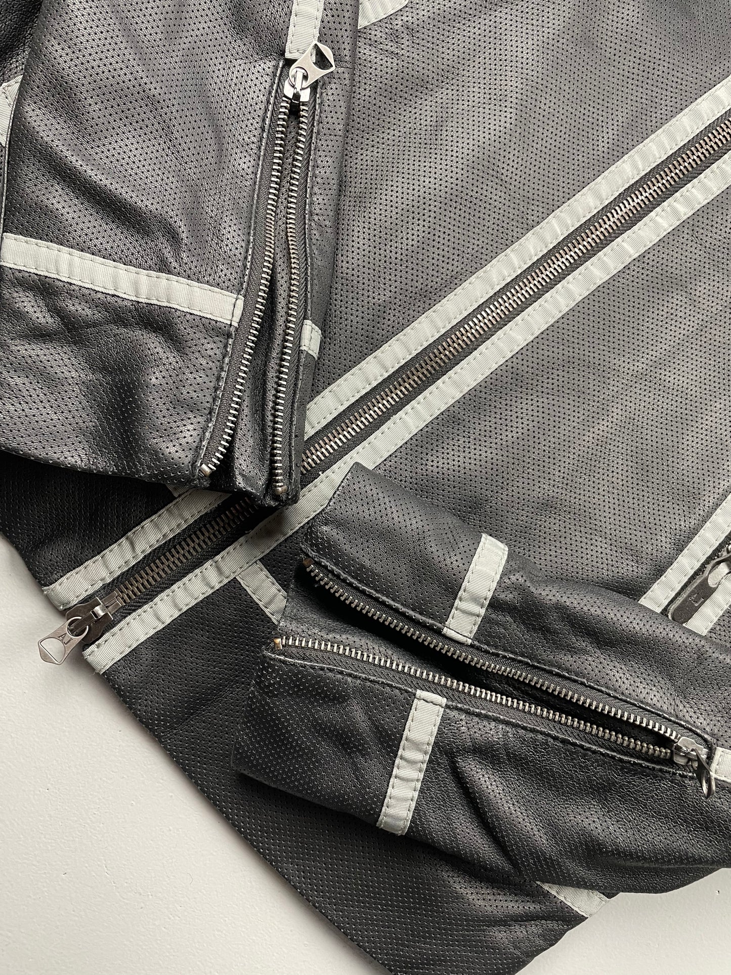 Armani Jeans perforated leather biker jacket - size 48