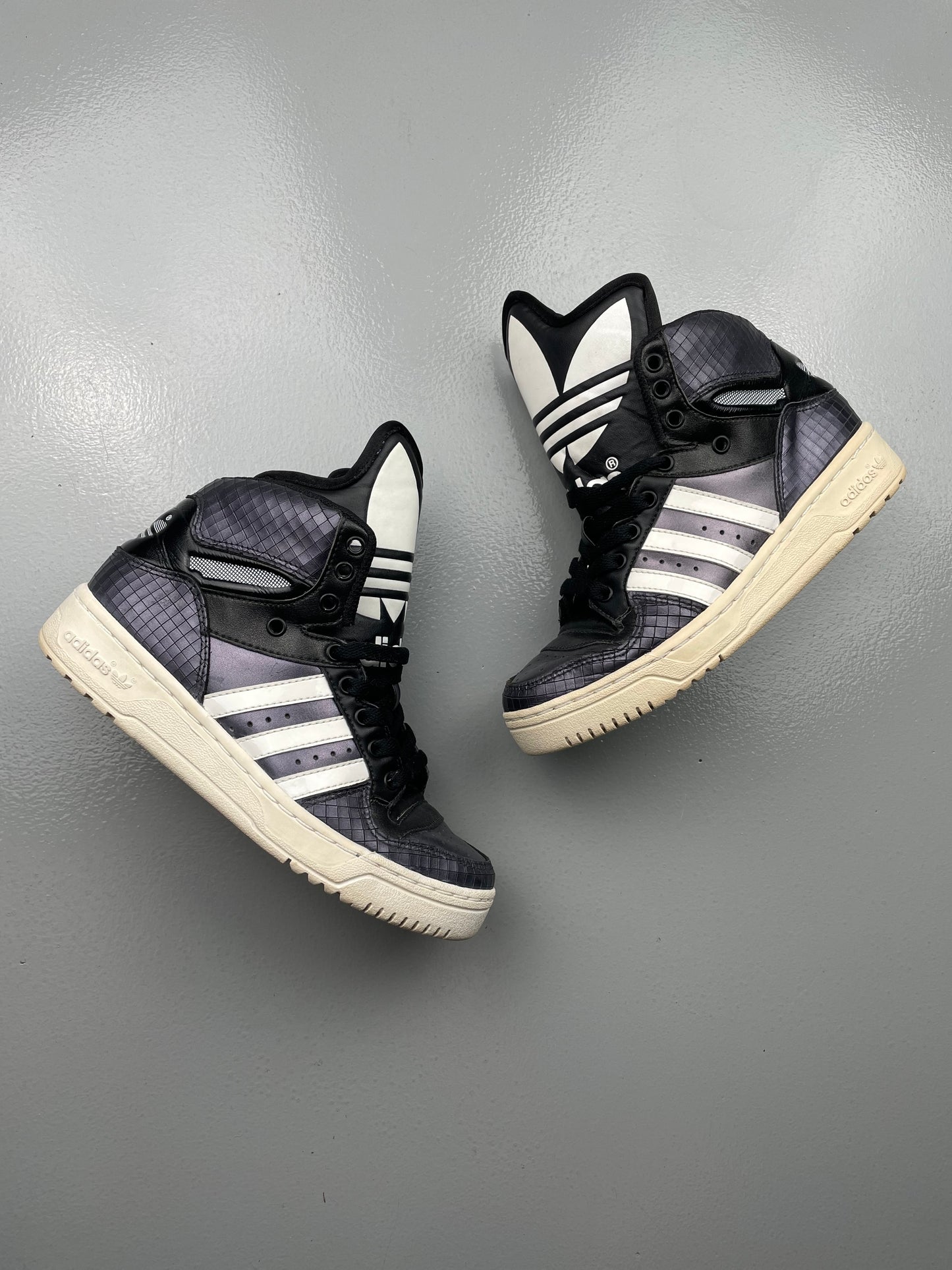 adidas Originals 2011 Metro Attitude Logo - size 36