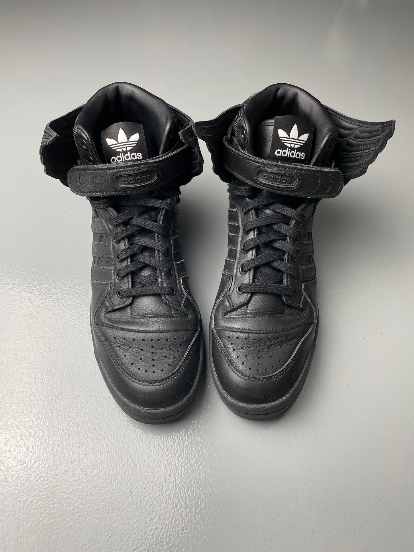 adidas Originals by Jeremy Scott 2022 JS Wings 4.0 (black) - size 42 2/3