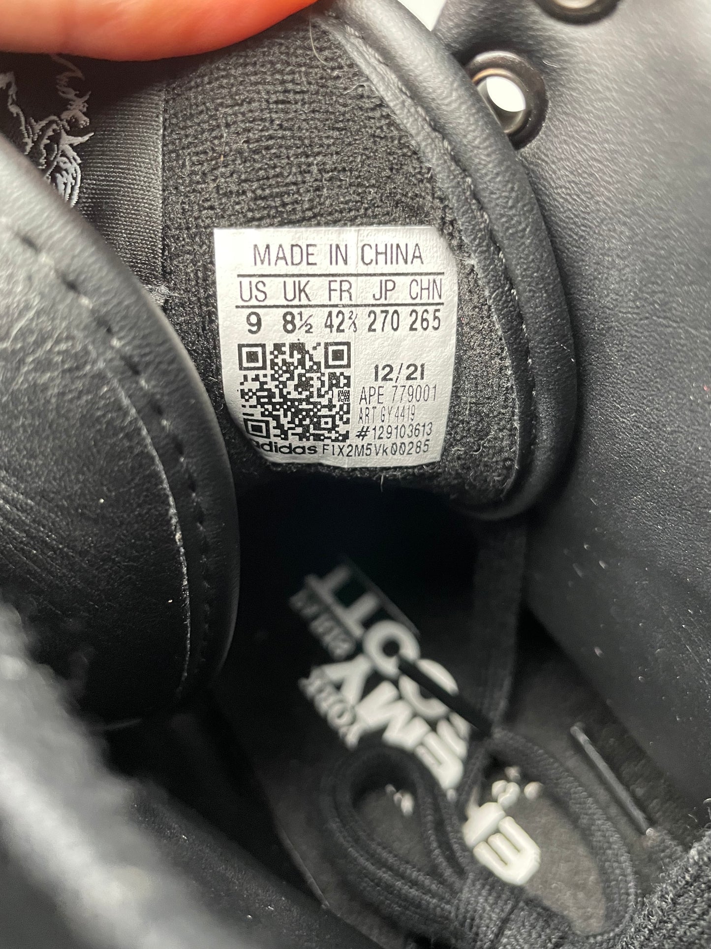 adidas Originals by Jeremy Scott 2022 JS Wings 4.0 (black) - size 42 2/3