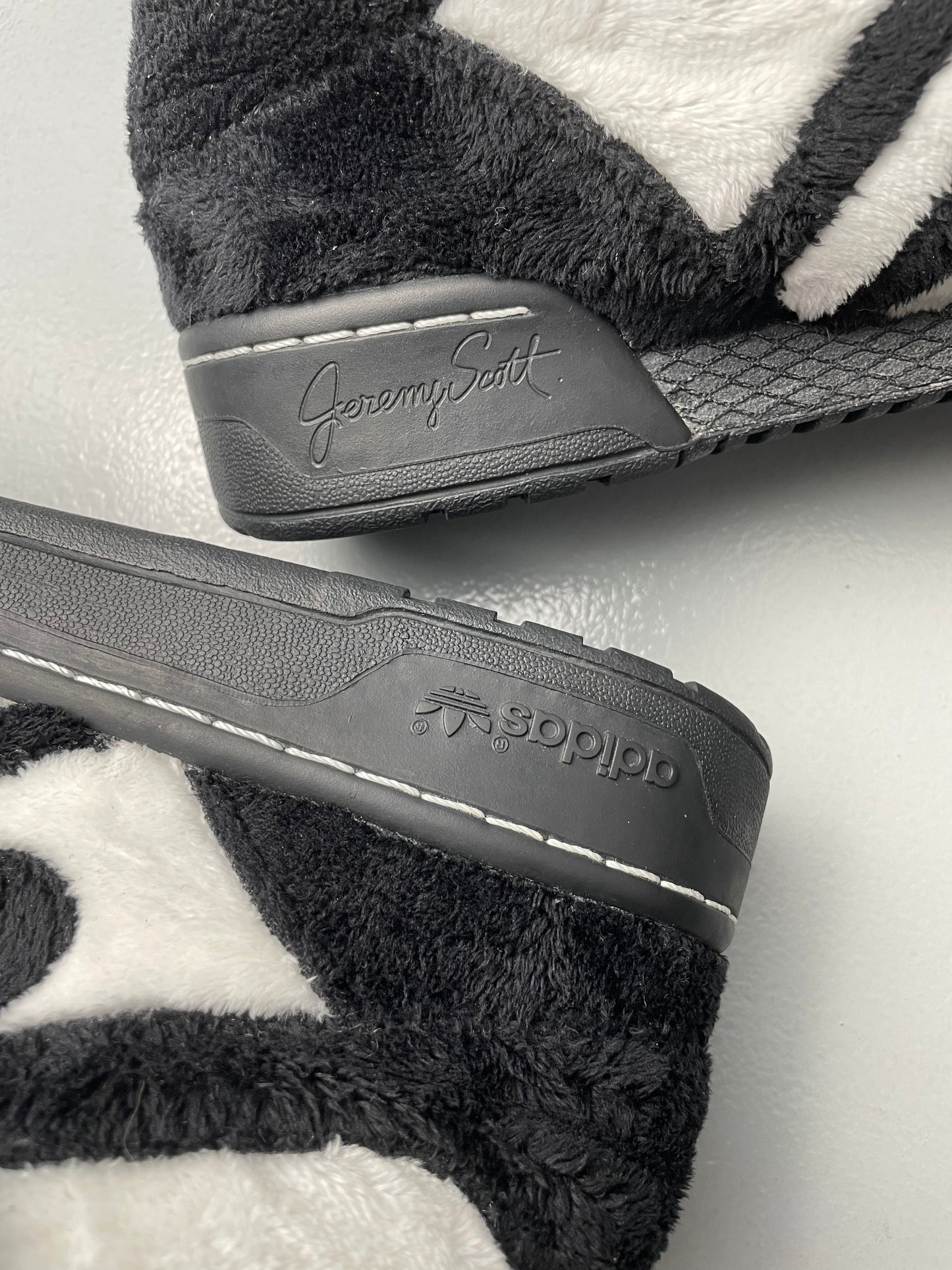 adidas Originals by Jeremy Scott A/W 2011 JS Panda Bear - size 42 2/3