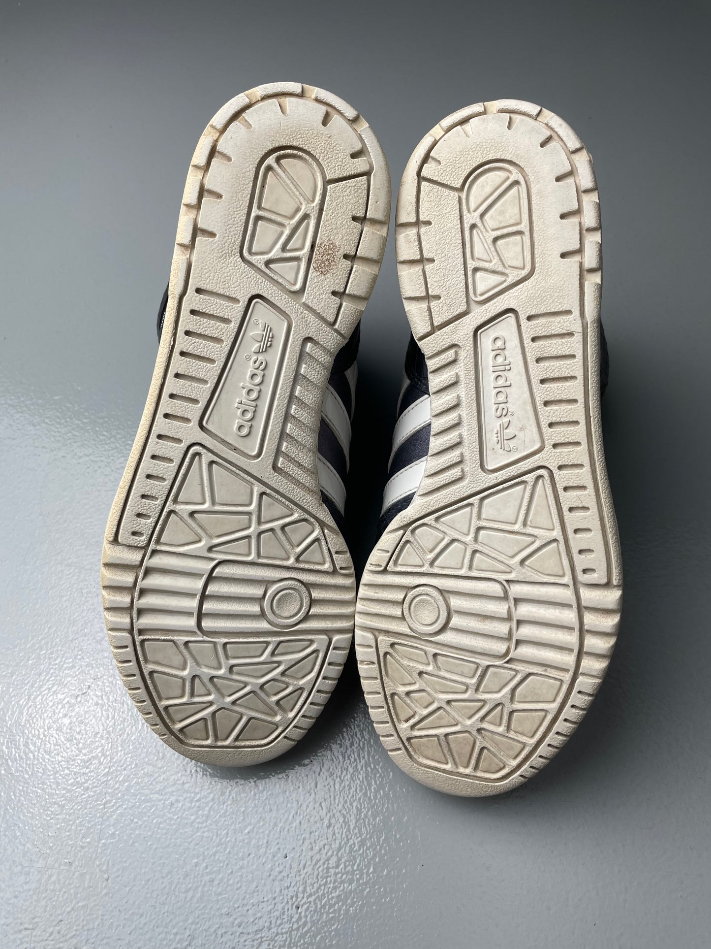 adidas Originals 2011 Metro Attitude Logo - size 36