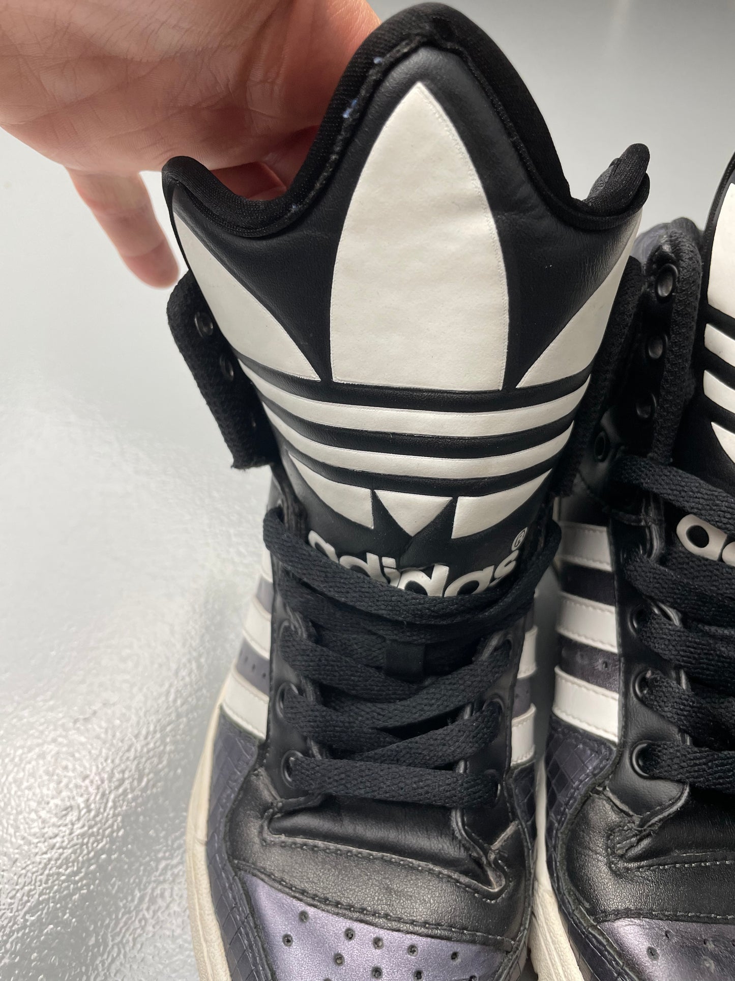 adidas Originals 2011 Metro Attitude Logo - size 36