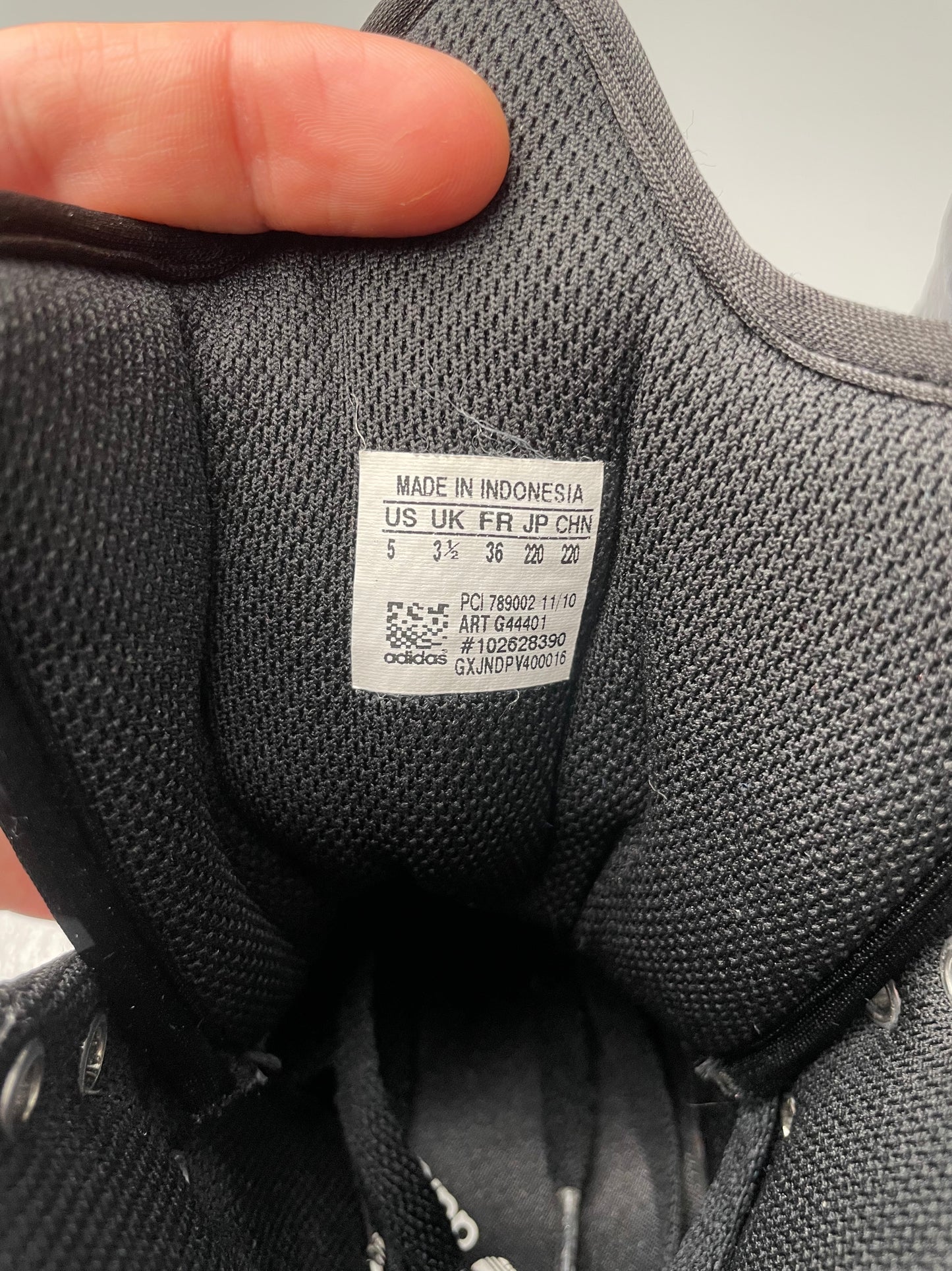 adidas Originals 2011 Metro Attitude Logo - size 36