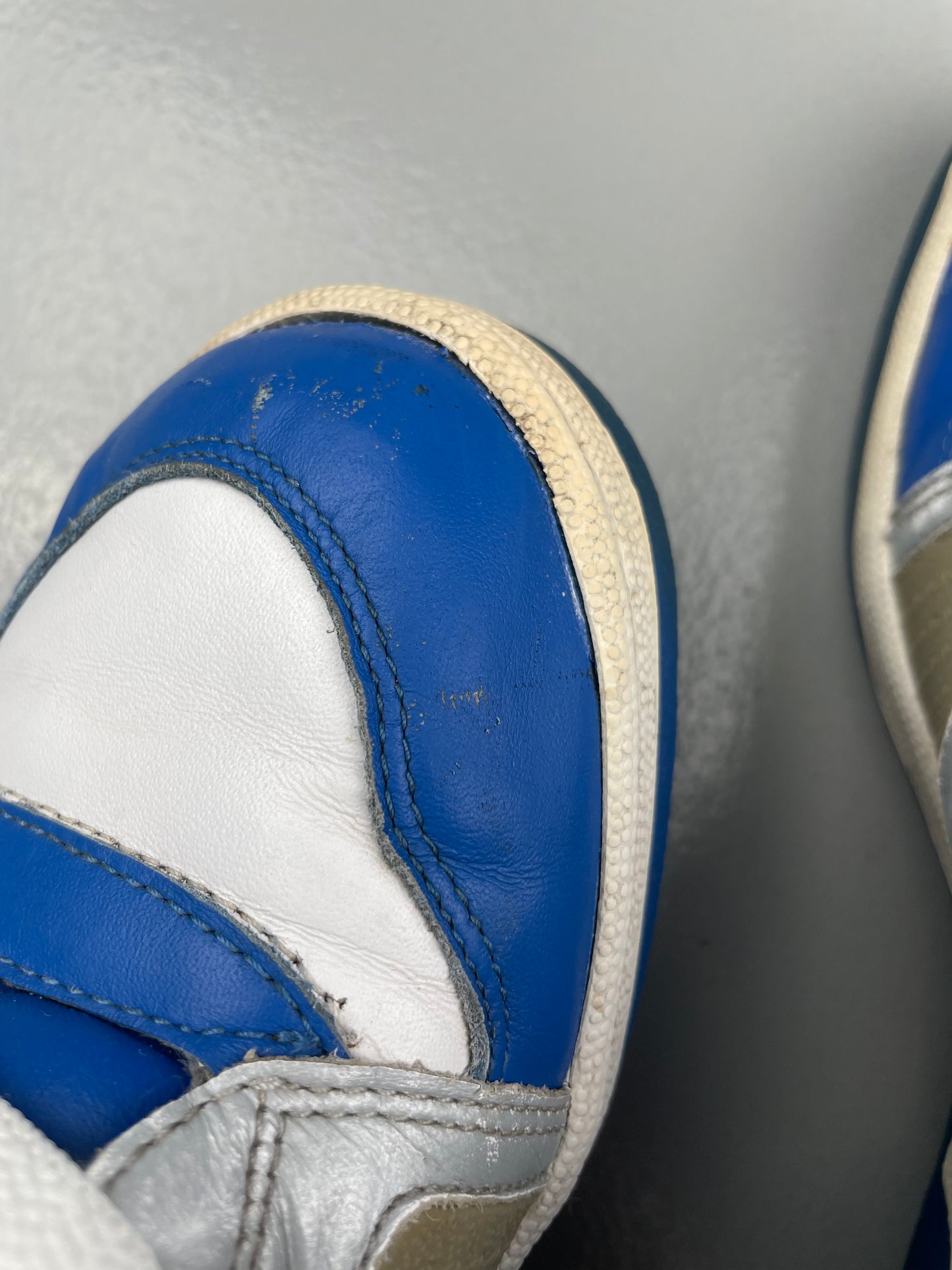 adidas Originals by Jeremy Scott A/W 2010 JS License Plate New York - size 42 2/3