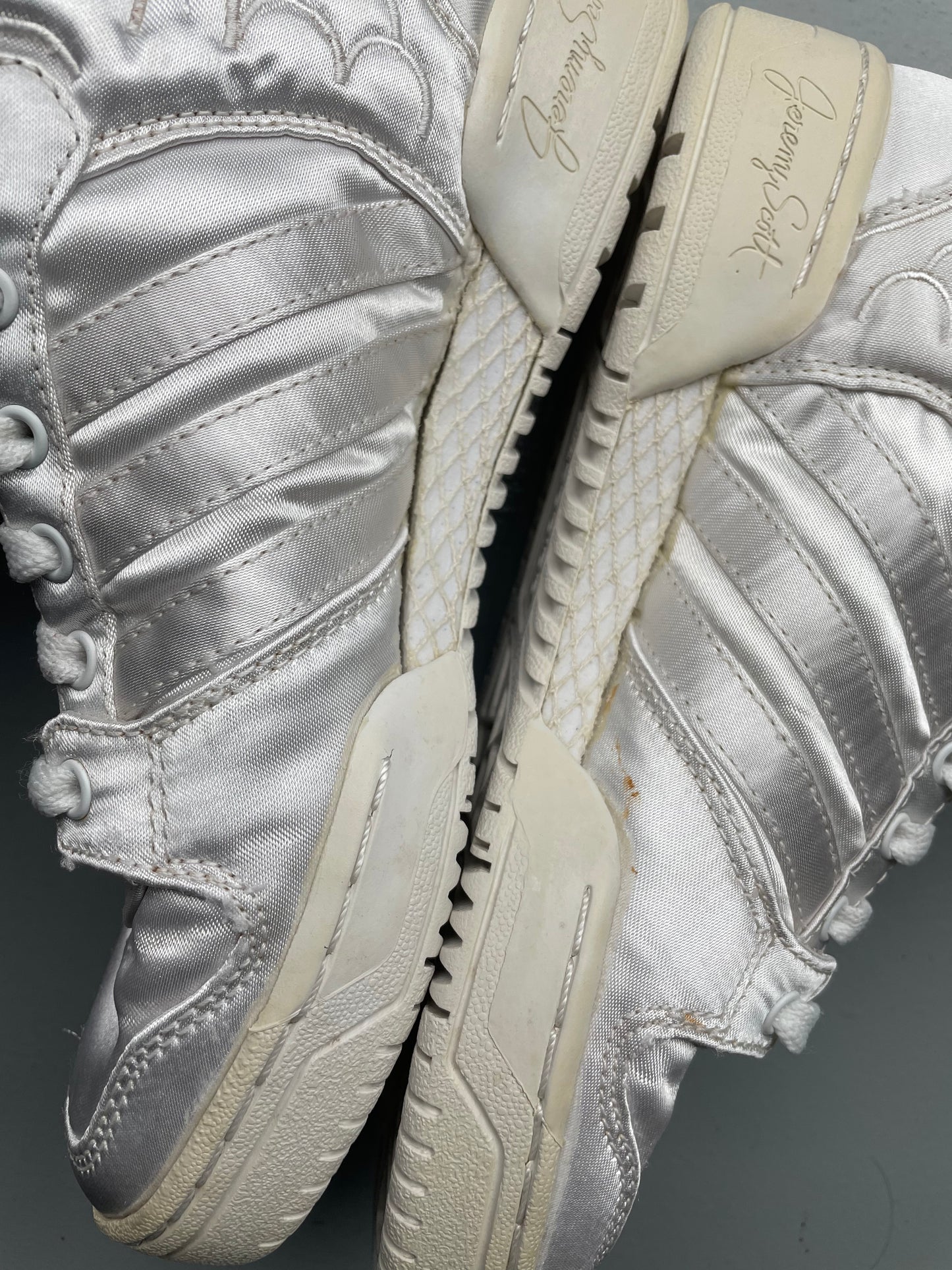 adidas X Jeremy Scott X 2NE1 - A/W 2011 - JS Wings 2.0 "Satin" - size 36 2/3