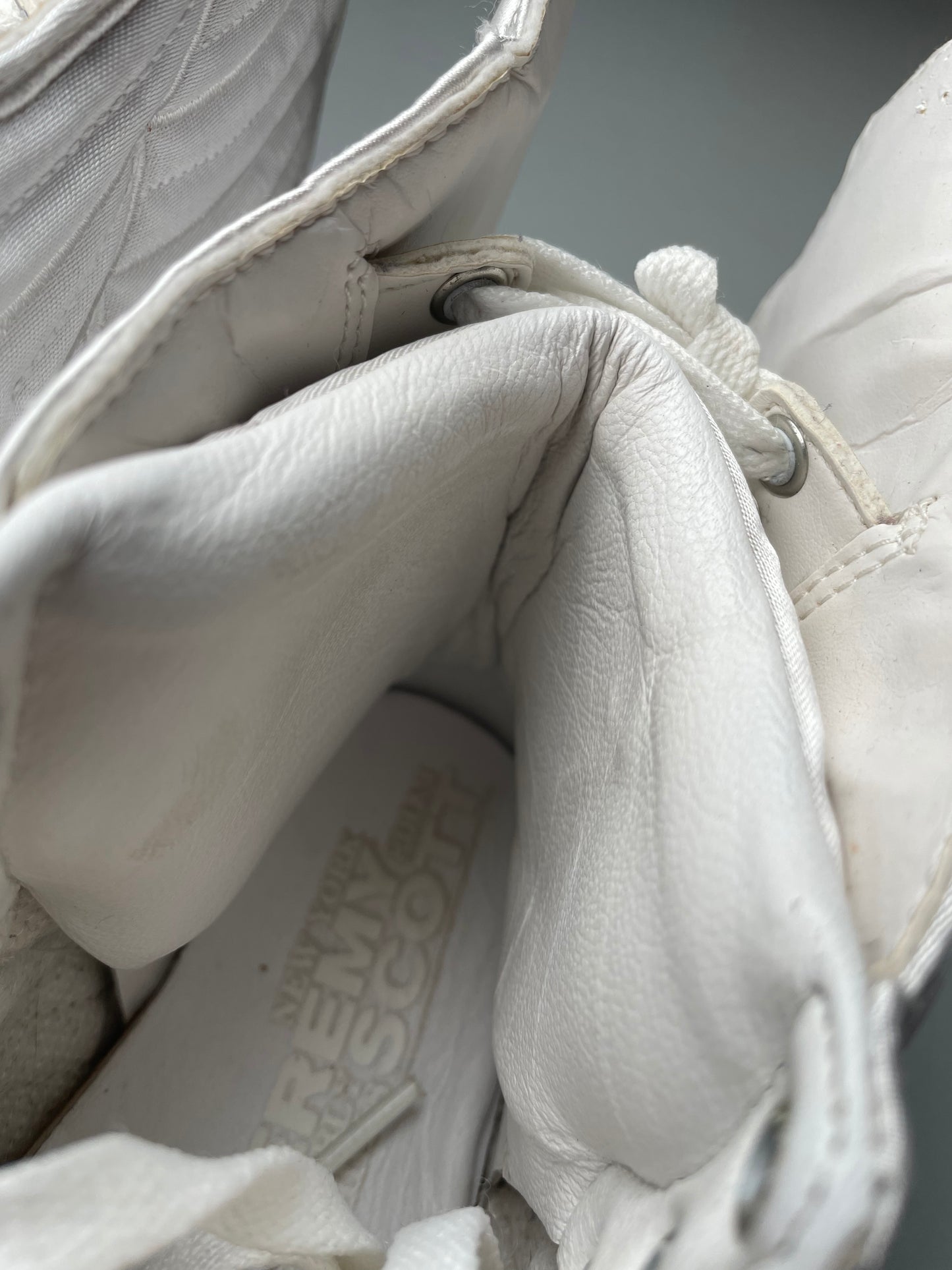 adidas X Jeremy Scott X 2NE1 - A/W 2011 - JS Wings 2.0 "Satin" - size 36 2/3