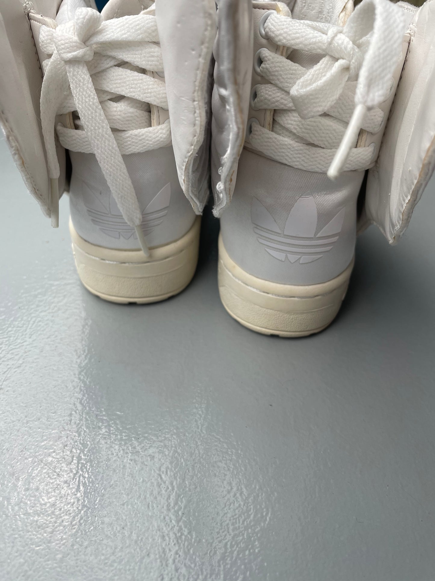 adidas X Jeremy Scott X 2NE1 - A/W 2011 - JS Wings 2.0 "Satin" - size 36 2/3