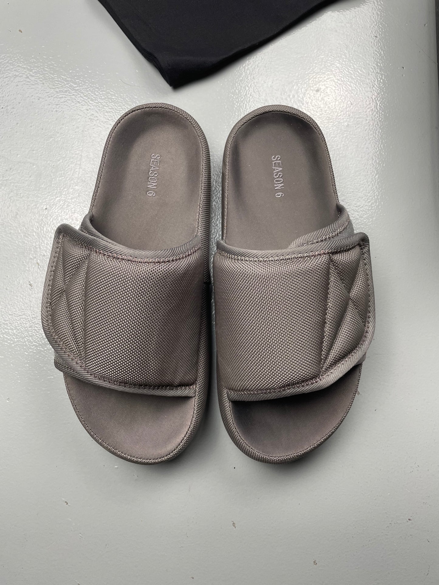 YEEZY Season 6 Graphite Nylon Slipper - size 42