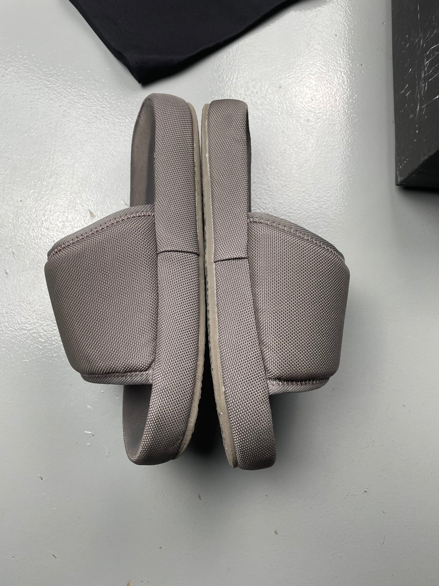 YEEZY Season 6 Graphite Nylon Slipper - size 42