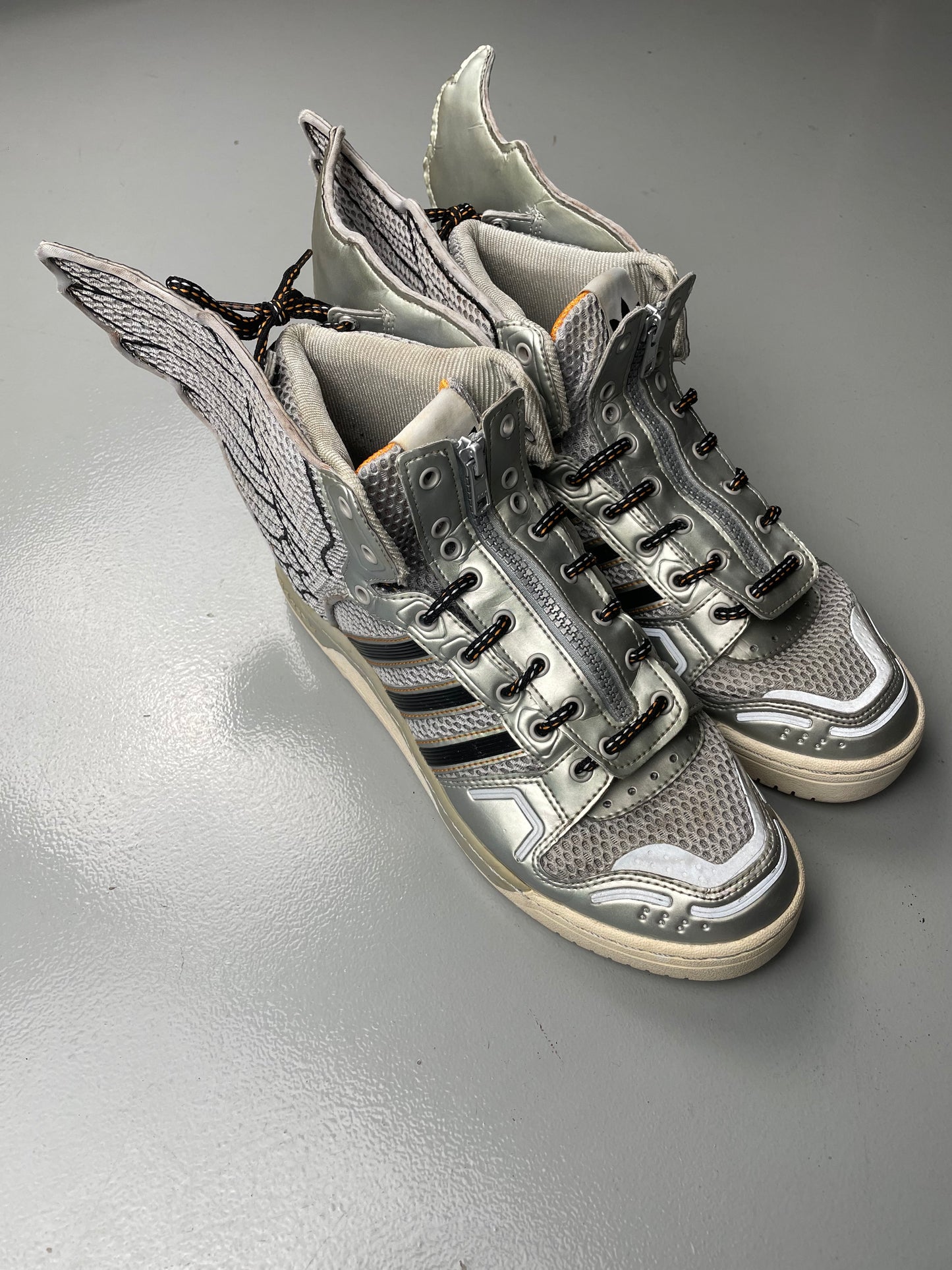 adidas Originals by Jeremy Scott A/W 2012 JS Wings 2.0 (Metallic Silver) - size 44