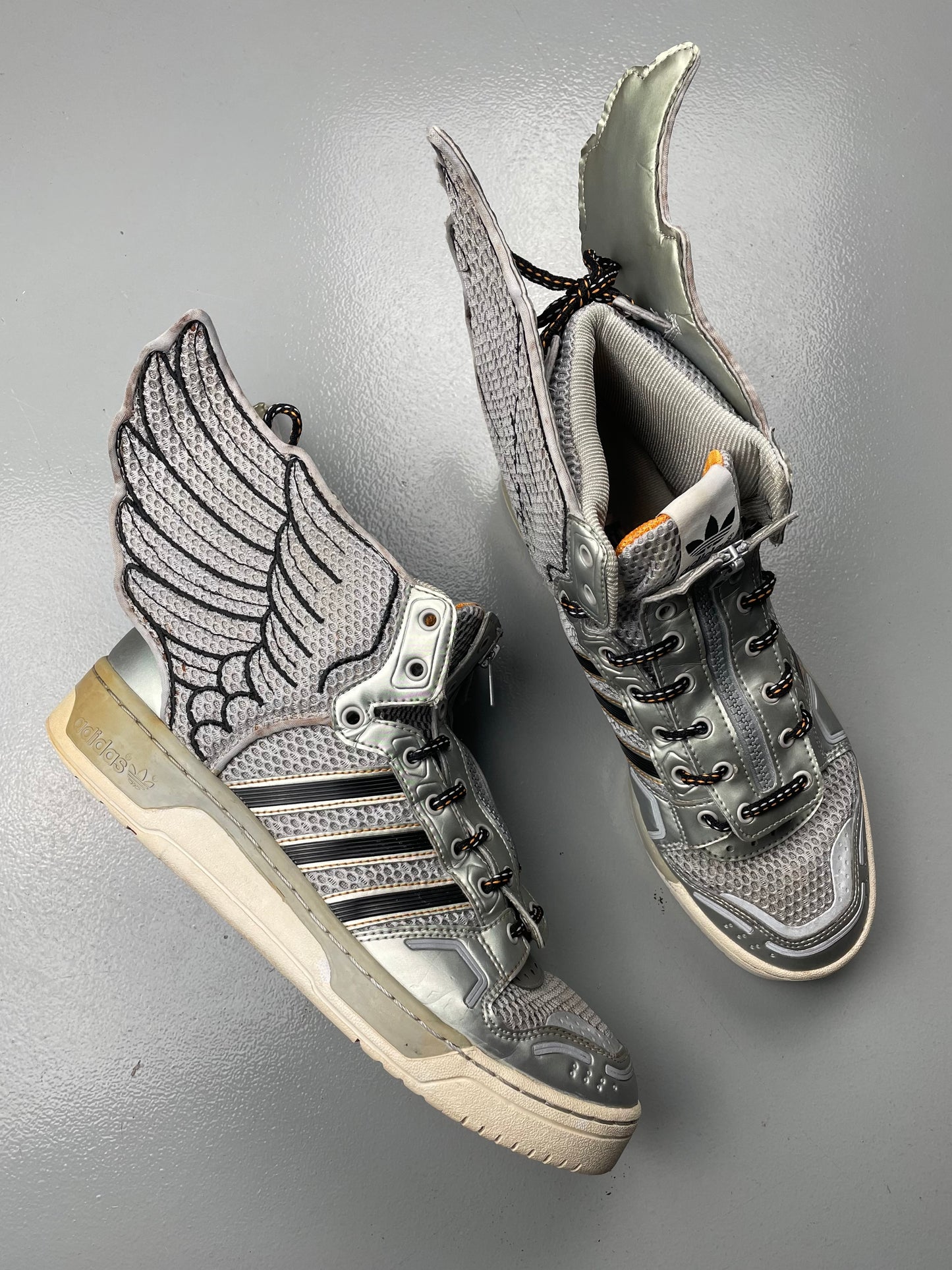 adidas Originals by Jeremy Scott A/W 2012 JS Wings 2.0 (Metallic Silver) - size 44