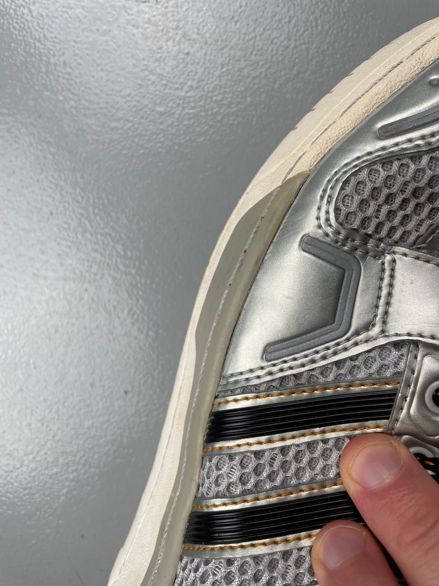 adidas Originals by Jeremy Scott A/W 2012 JS Wings 2.0 (Metallic Silver) - size 44