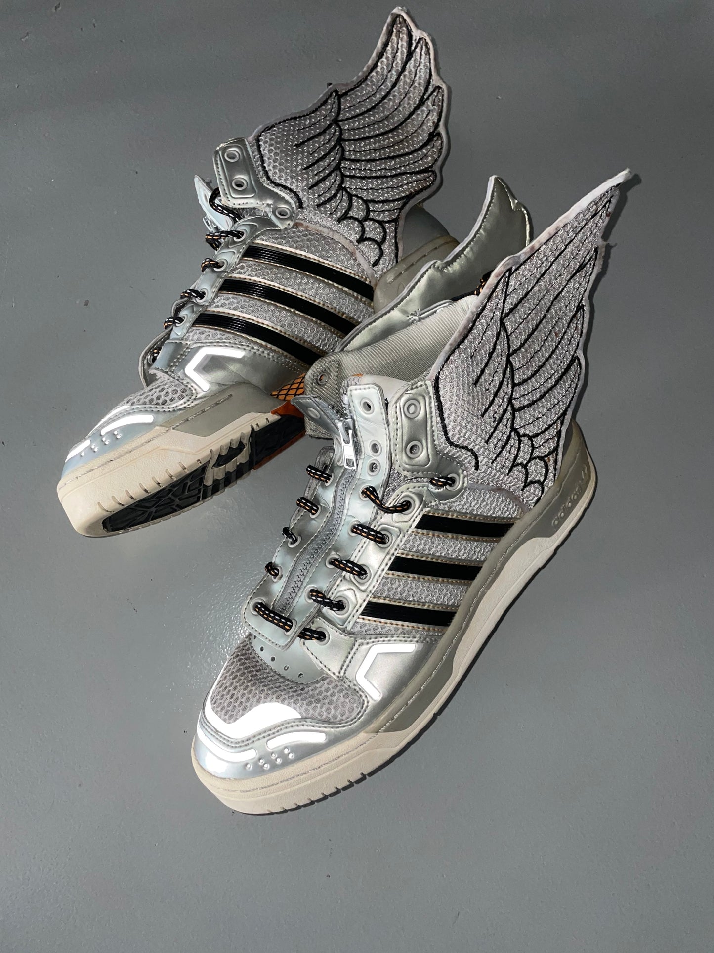 adidas Originals by Jeremy Scott A/W 2012 JS Wings 2.0 (Metallic Silver) - size 44